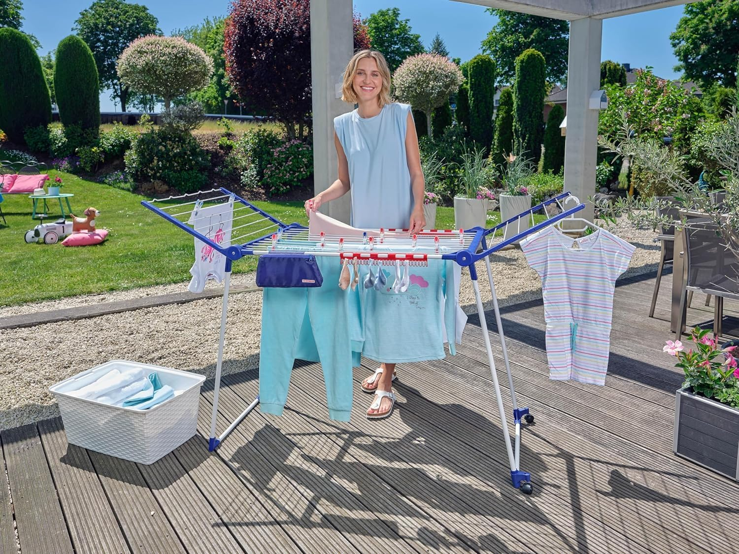 Leifheit Pegasus 200 Solid Deluxe Mobile Clothes Airer Dryer with 20 Meter Clothes Horse, White/Blue image number 5