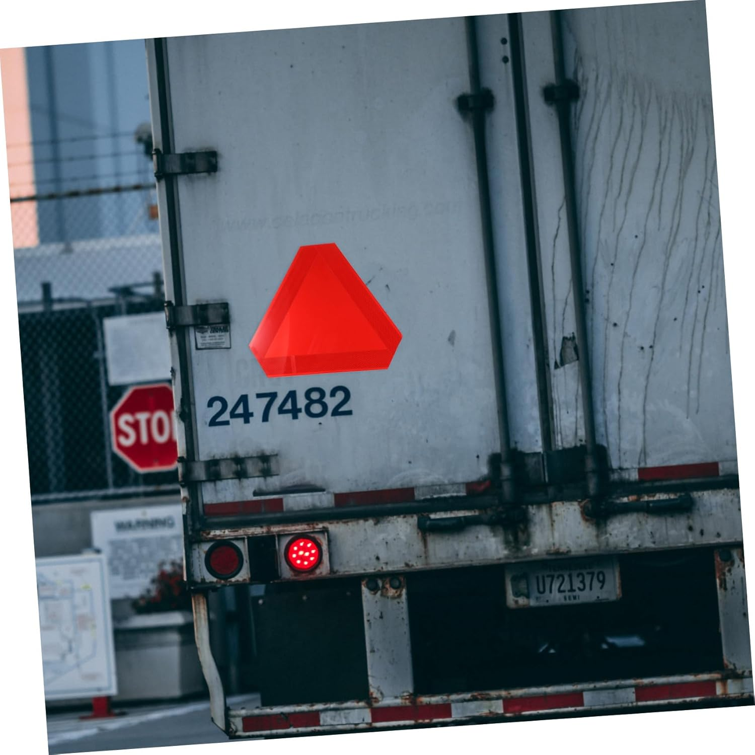 Amosfun 2Pcs Emergency Reflective Triangle Safety Signs Vehicle Warning Boards for Roadside Visibility and Accident Prevention image number 5