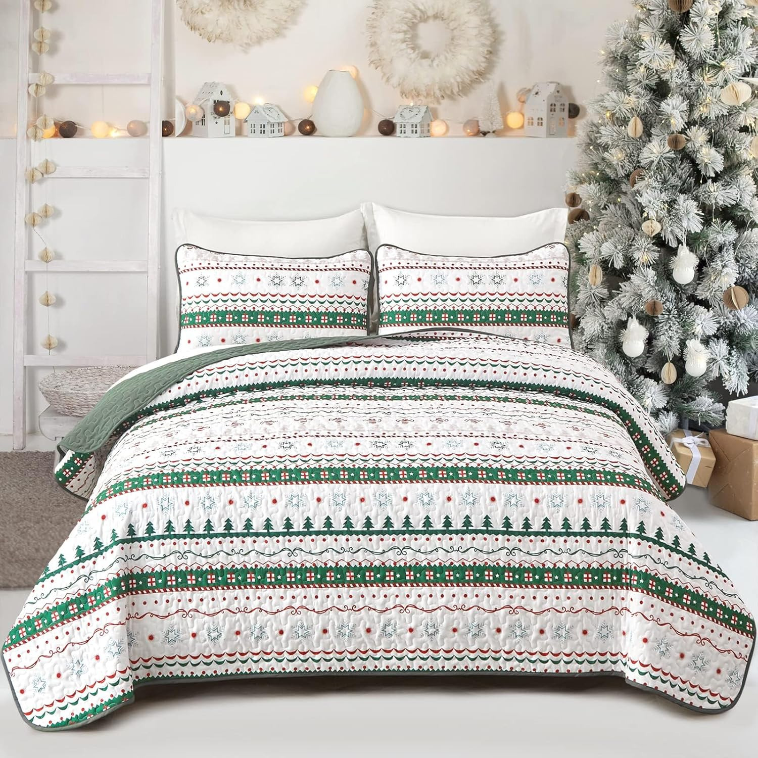 Queen Size Rustic Christmas Quilt Set (White & Green)