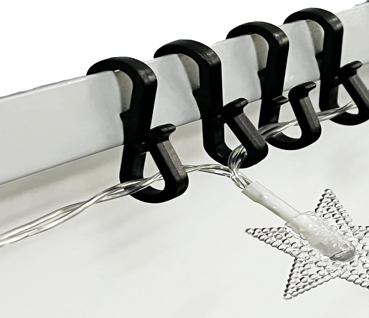 Pack of 100 Holiday Light Clips Christmas Light Clips Outdoor Hang String Lights Clips Hooks for Christmas Decoration String Lights Weatherproof Outdoor Lights Clips for Halloween Xmas