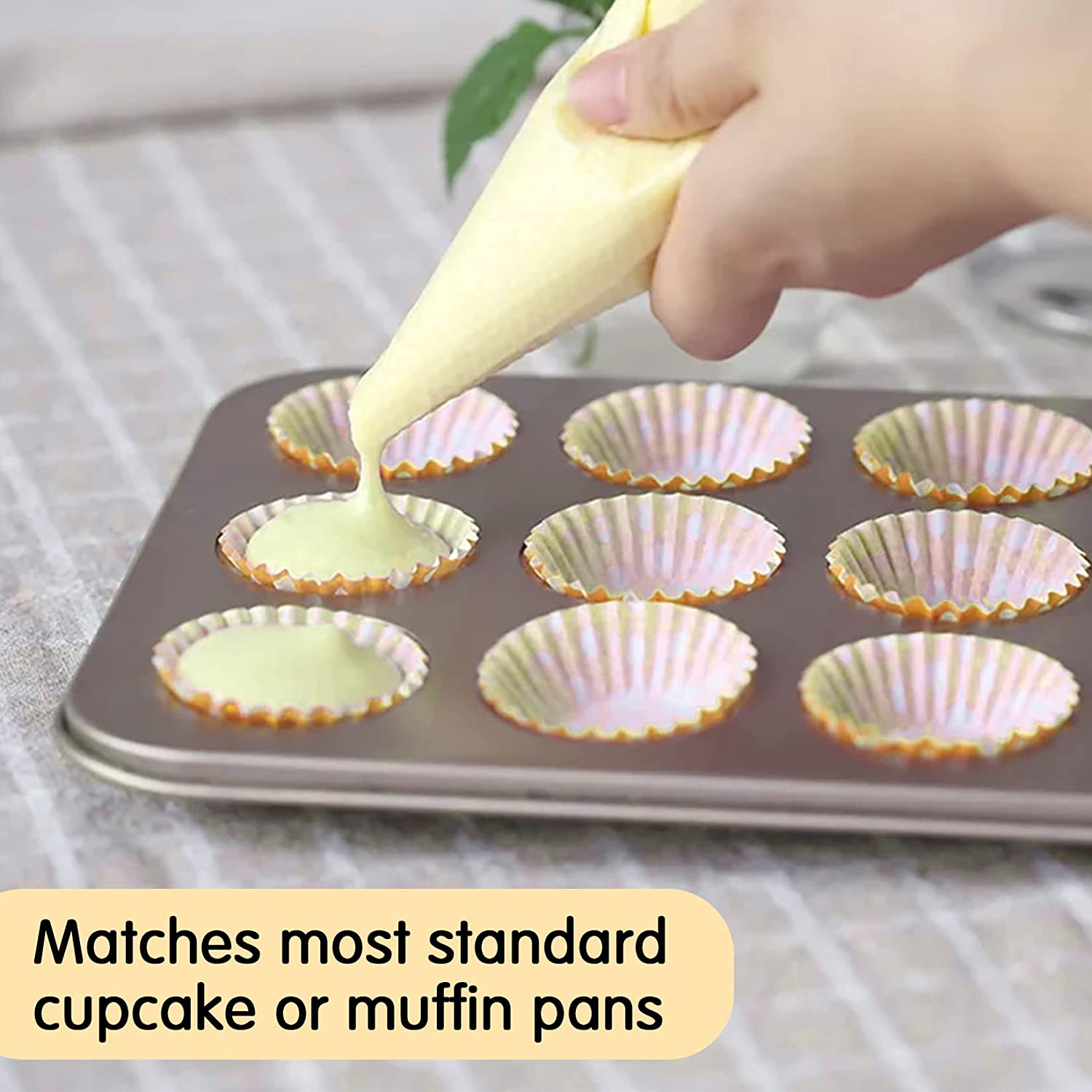 Gold Cupcake Liners, Muffin Liners for Baking, 200 Pcs Greaseproof Cupcake Liners, Standard Size Food Cupcake Papers Baking Cups, Gold Foil Birthday Cupcake Liner for Party