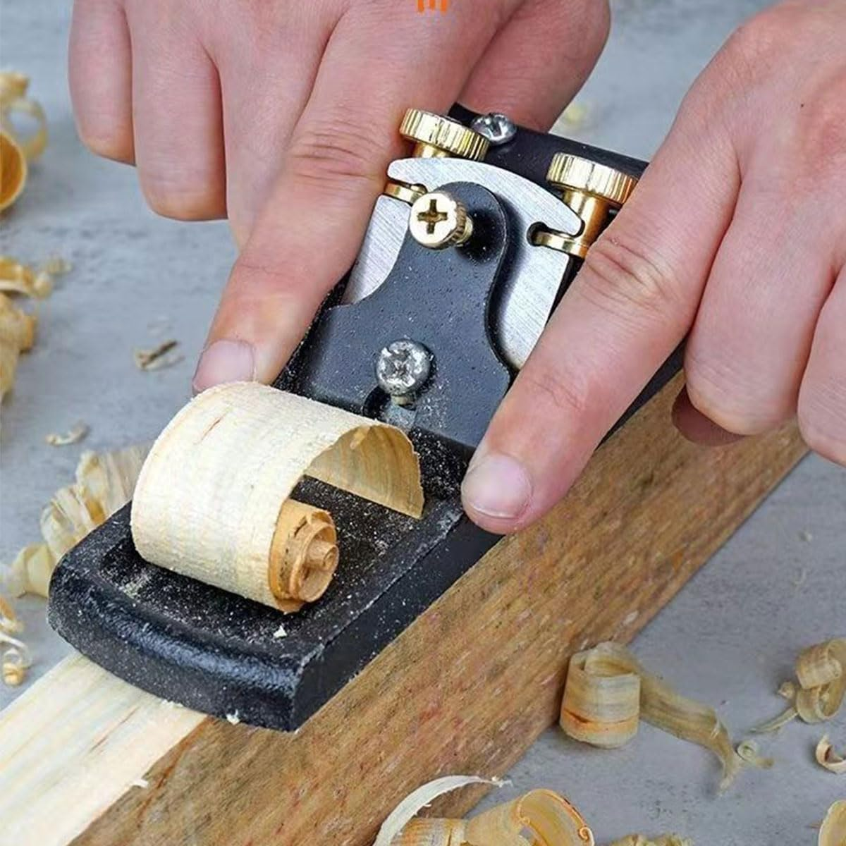 AIMALL Mini Cast Iron Wood Planer - Handheld 6.69 Inch Manual Trimming Planer with 2.28 Inch Blade, Small Flat Planer for Woodworking image number 4