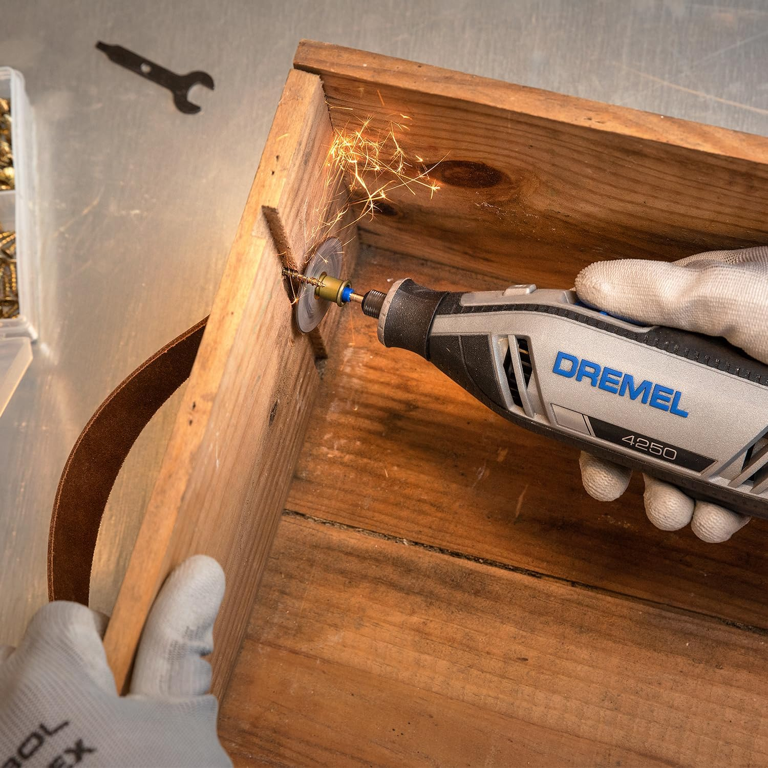 Dremel 4250 Rotary Tool 175 W, Multitool Kit with 35 Accessories, 175W Motor with Electronic Feedback, Variable Speed 5.000-35.000 RPM image number 4