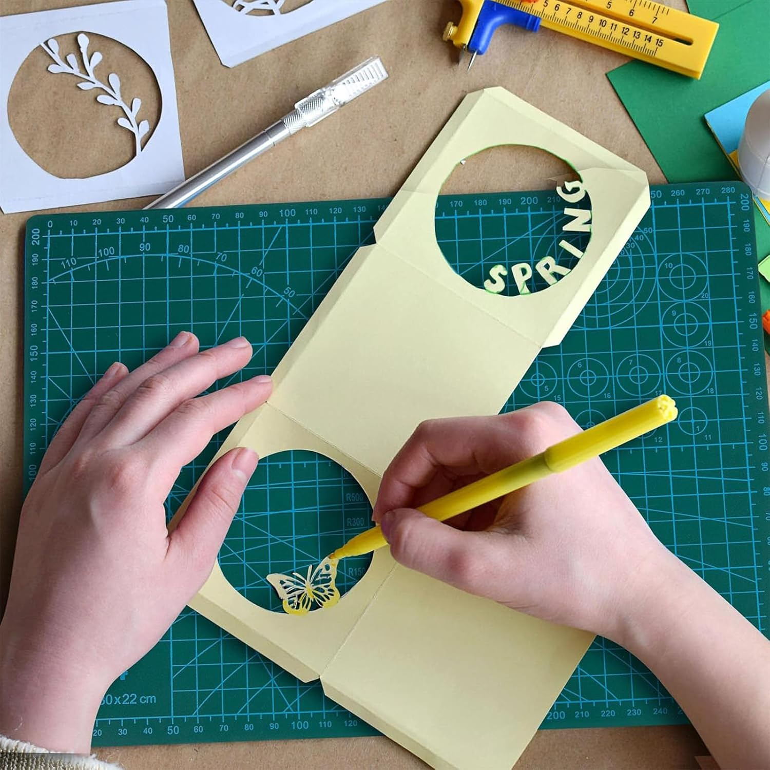 XUTONG Cutting Pad,Double Sided Carved Board, Durable and anti Slip 3MM Thick Professional Mesh Rotating Pad,Compatible with Sewing,Scrapbook,Sewing, and Arts and Crafts 8.66X11.8In (A4) image number 6