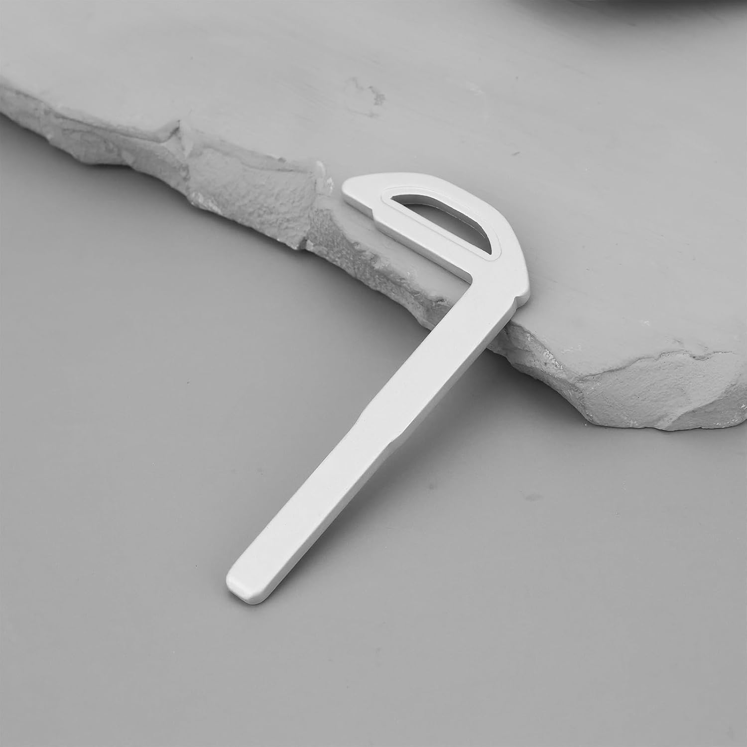 Emagtech 2Pcs Key Blade for Remote Smart Key Compatible with Volvo V40 V60 V70 XC60 S90 image number 3