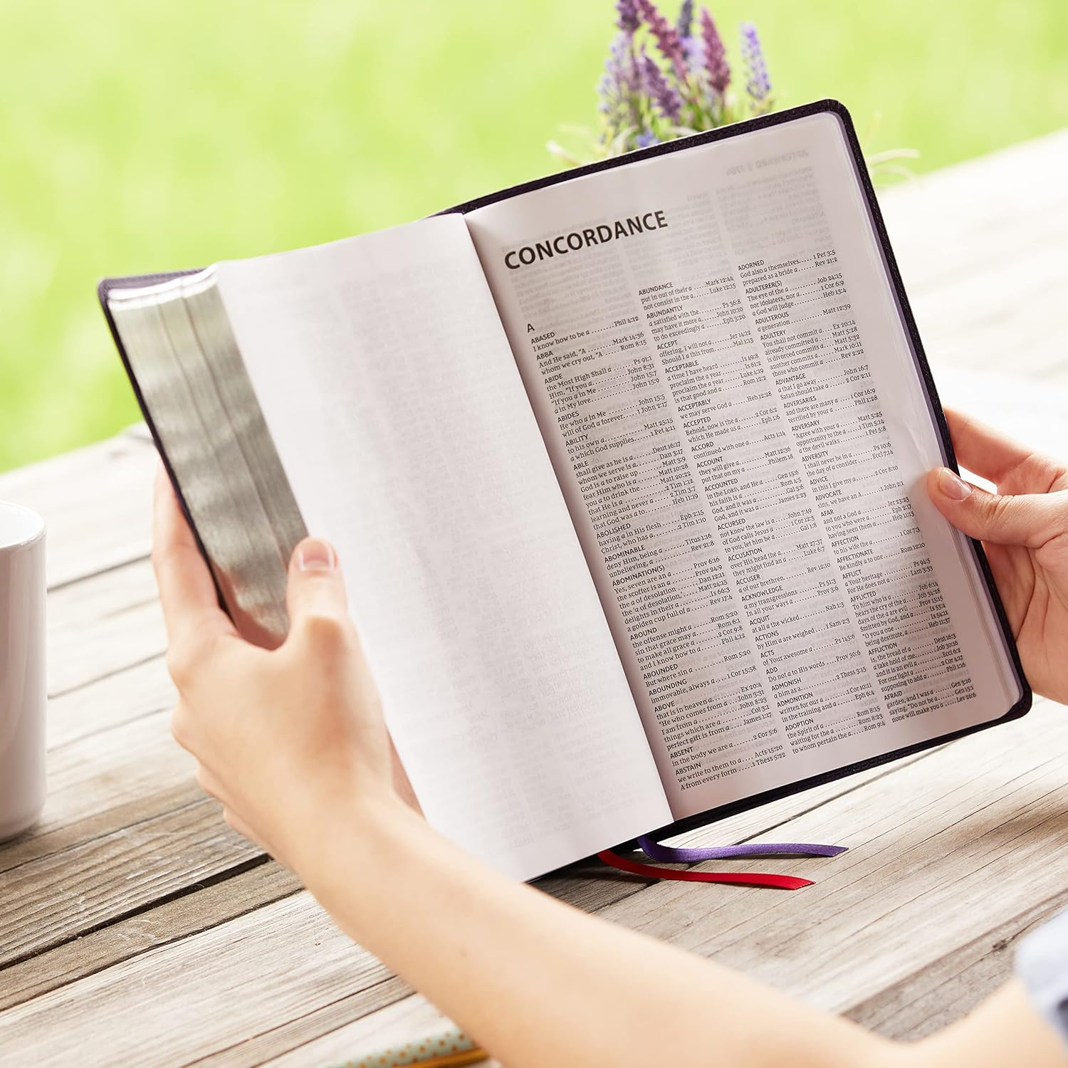 NKJV Giant Print Center-Column Reference Bible, Verse Art Cover Collection, Red Letter, Comfort Print [Purple]: Holy Bible, New King James Version image number 5