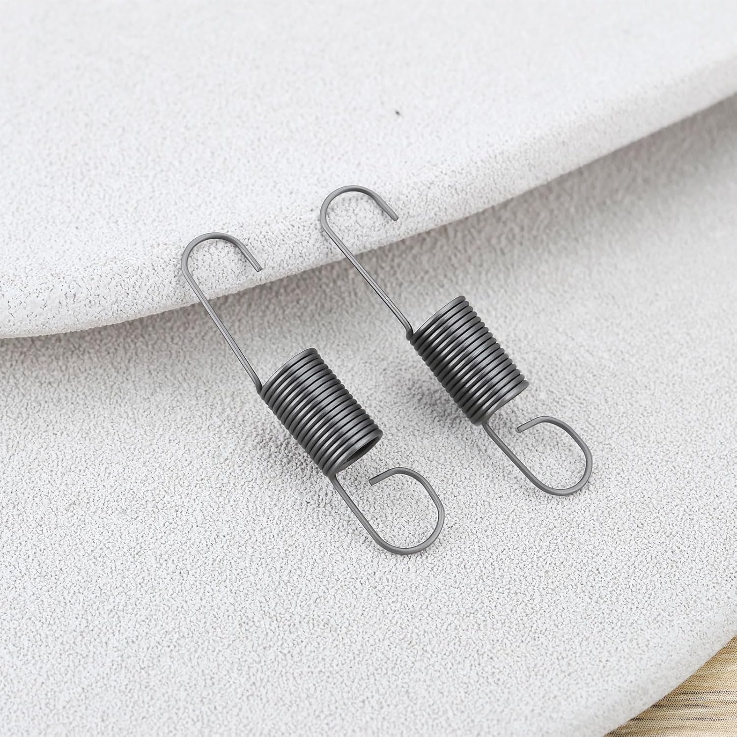 Emagtech 4Pcs Governor Spring Replacement Part 698719 Compatible with Briggs & Stratton Lawn Mower Engines image number 3