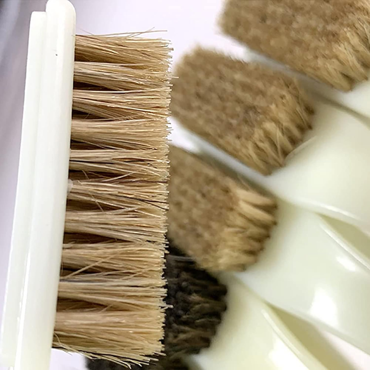 1Pcs Climbing and Bouldering Brush with 4 Rows Thick Boar'S Hair Bristles and Long Handle - Climbing Bouldering Boulder Cleaning Brush - Firm Bouldering Chalk Brush for Hold and Chalk image number 2