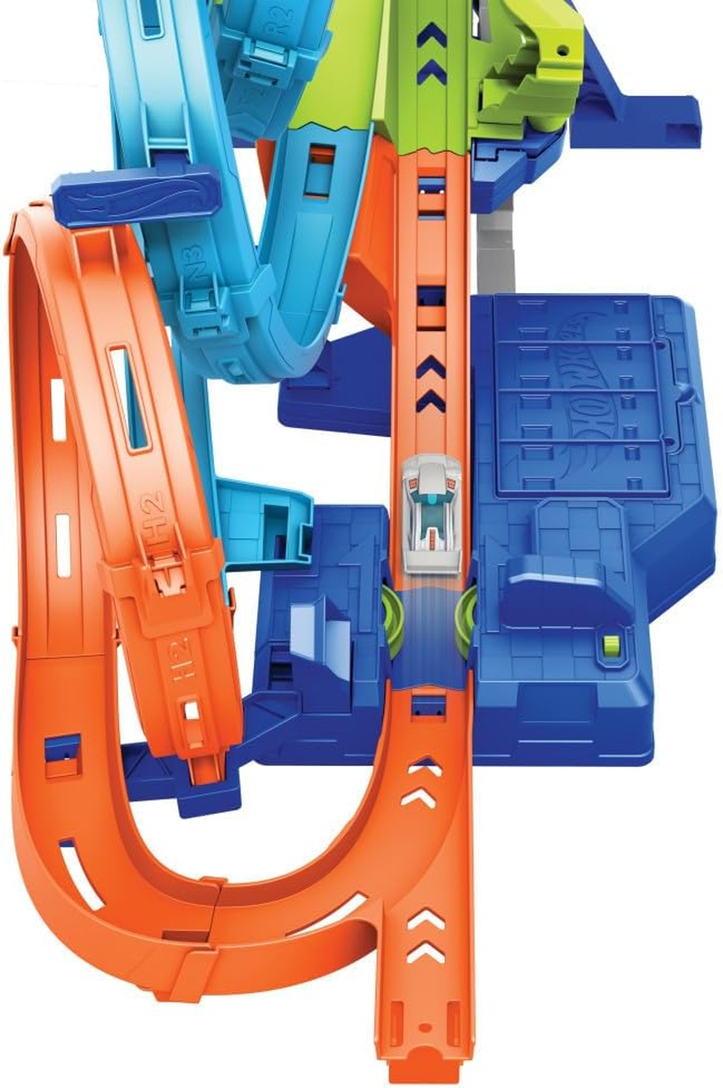 Hot Wheels Toy Car Track Set with 4 Loops, 3-Way Crash Zone and Motorized Booster, Folds for Storage, with 1:64 Scale Toy Car image number 2