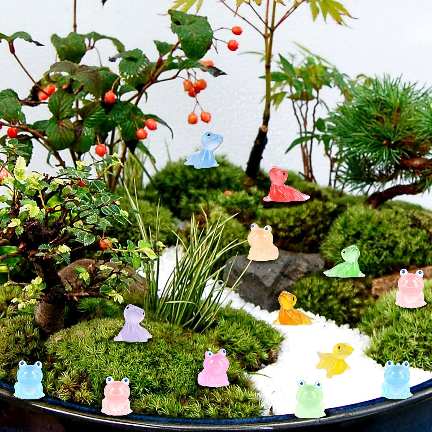 60Pcs Mini Resin Lizard Miniature & 6Pcs Mini Resin Luminous Frogs, Tiny Resin Glowing Lizard Frogs Ornaments Decor for Garden Landscape Home Decoration & Party Cake Headbands DIY image number 3