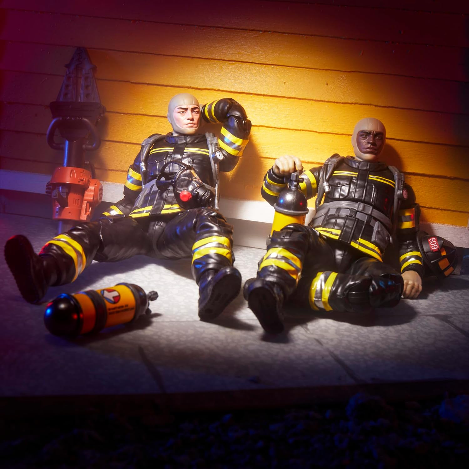 G.I. Joe Classified Series Legacy Collection - Search & Rescue Firefighter, Collectible 6 Inch Action Figure with 14 Accessories image number 3