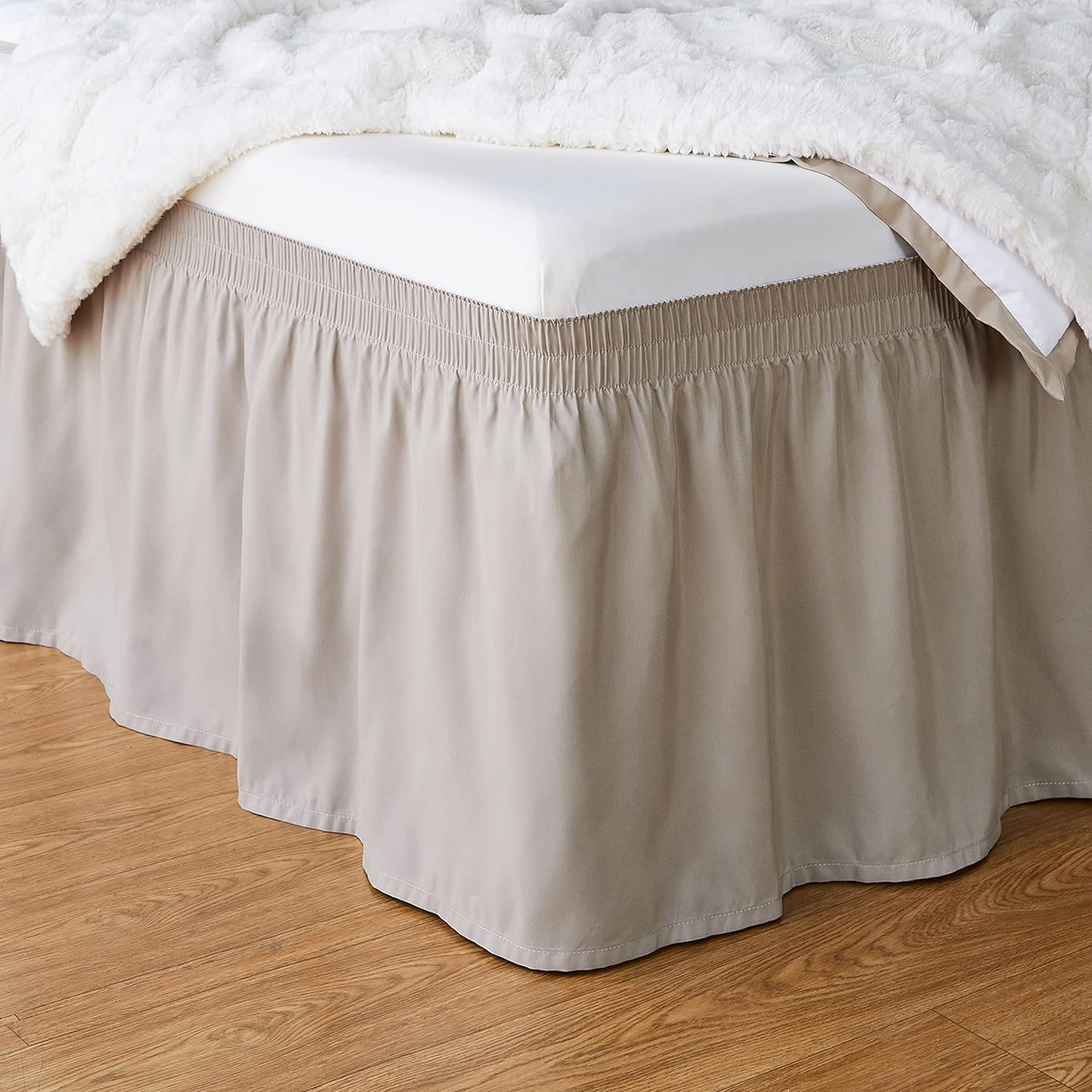 Amazon Basics Lightweight Elegantly Styled Ruffled Bed Skirt, Three Sided Wrap around with Easy Fit Elastic, 40.64CM Drop-Full/Queen, Taupe image number 4