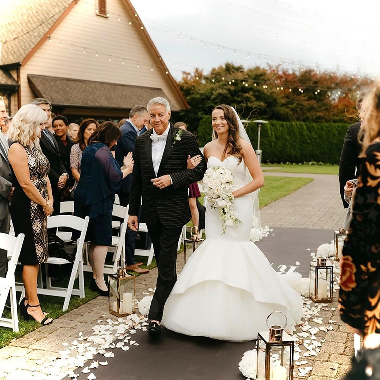 OWLKELA 2000Pcs White Rose Petals, Artificial Flowers, Silk Flowers, Romantic Decoration for Valentine'S Day, Wedding, Christening, Birthday, Romantic Atmosphere