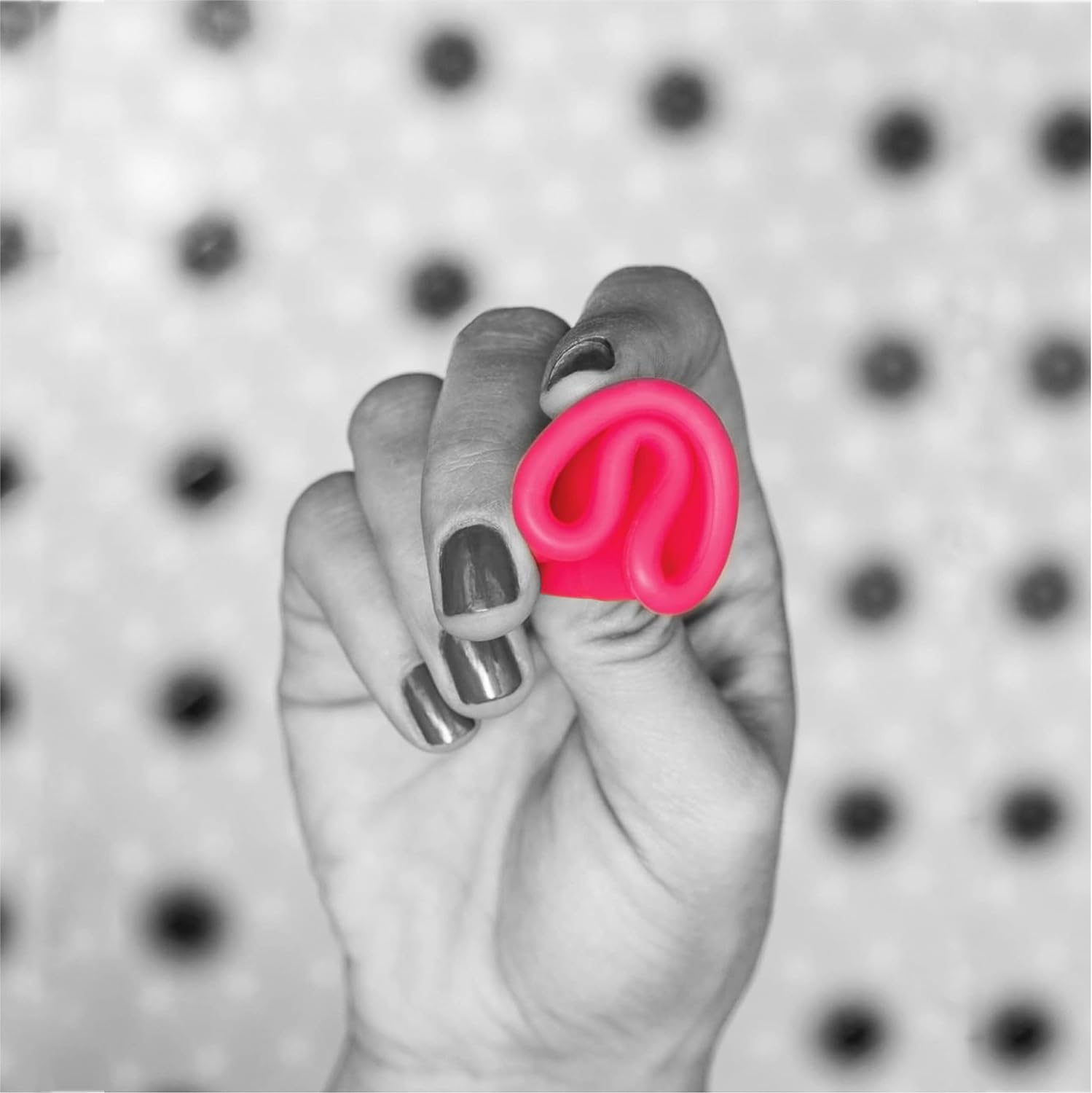 Oi Menstrual Cup - Large - up to 8 Hour Protection, Eco-Friendly and Recyclable Menstrual Cup Made with Hypoallergenic Medical Grade TPE, a Natural Alternative to Tampons and Pads image number 2