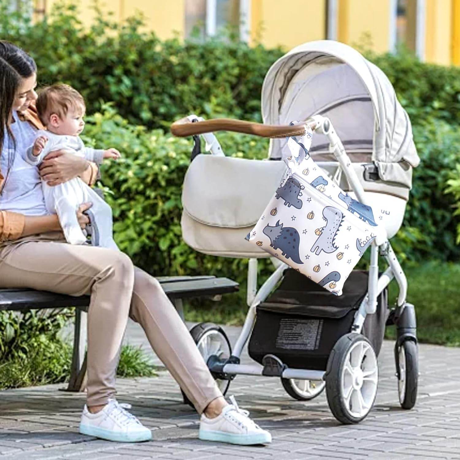 Pack of 3 Dinosaur Motifs Wet Bags Nappy Bag, Wetbag, Wetbag, Nursery Nappy Bag for on the Go with Zip, Wet Bag, Nappy Bag, Wet Bag, Organiser for Swimming and Travel image number 6