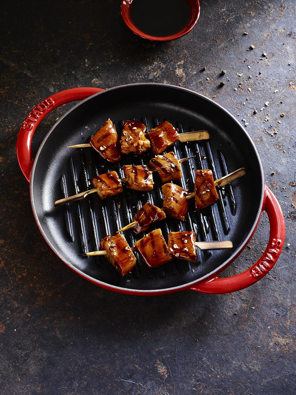 Staub 40510-309 Pure Grill round Cherry, 10.2 Inches (26 Cm), Grill Pan, Both Handed, Enamel, Induction Compatible, Japanese Authentic Product image number 2