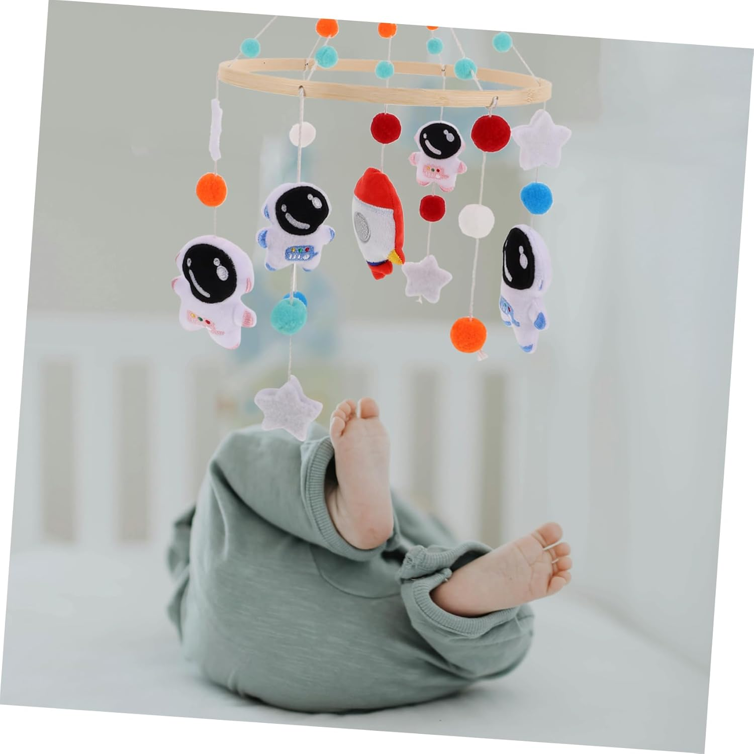 Pendant with Astronaut Versatile Nursery Decoration for Cribs Cots Strollers Montessori for Visual Development image number 1