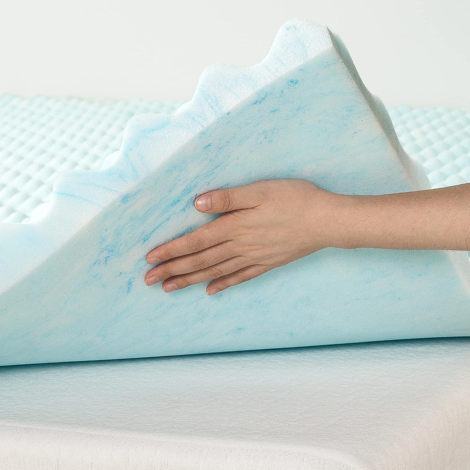 Zinus Swirl Cooling Gel Convoluted Memory Foam Air Flow Mattress Topper Protector 4Cm - Queen Size