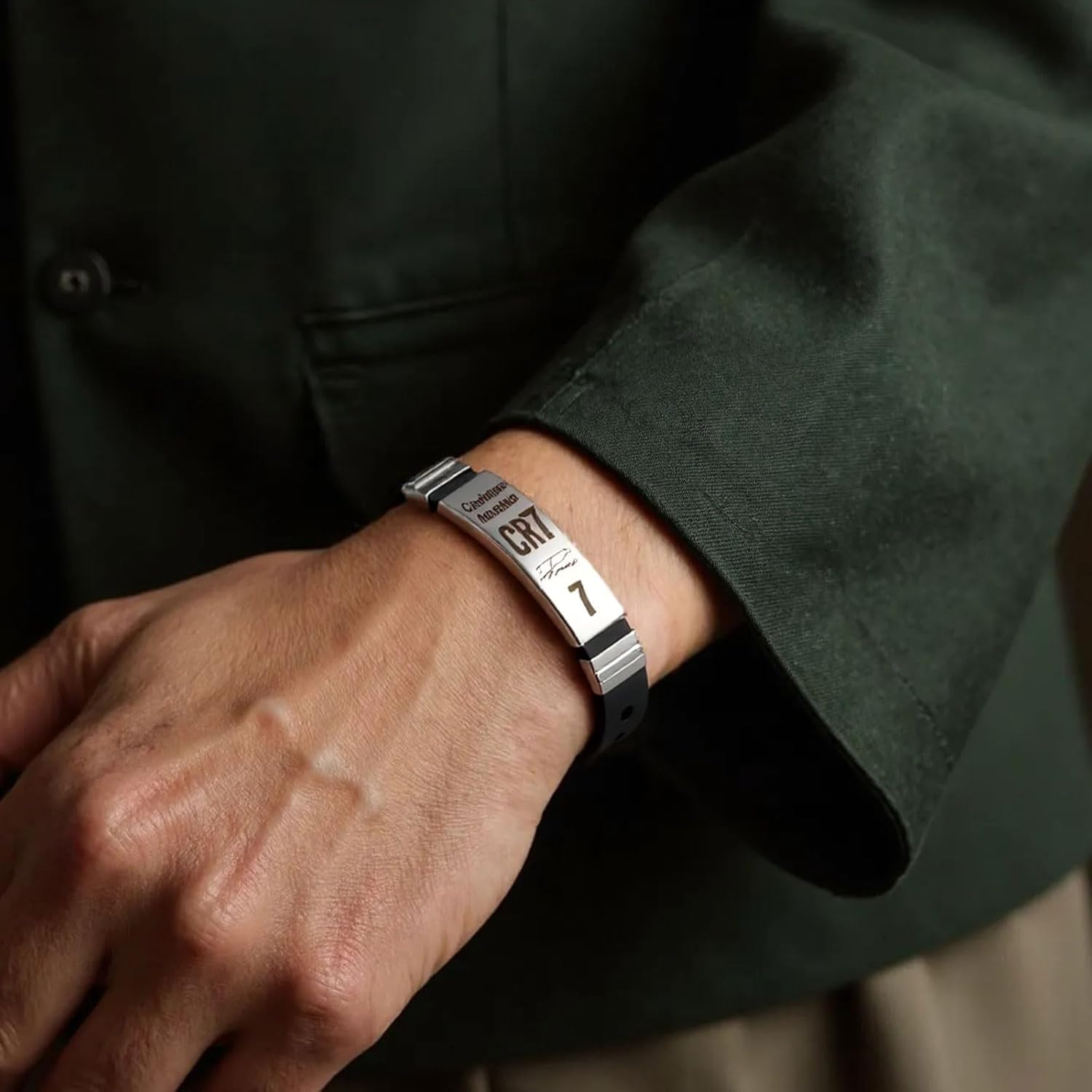 2Pcs Charm Bracelets, World Cup Cristiano Ronaldo No. 7 Football Stainless Steel Pendant Bracelet, Football Bracelet Pendant Necklace Set, Adjustable Souvenir for Male Fans