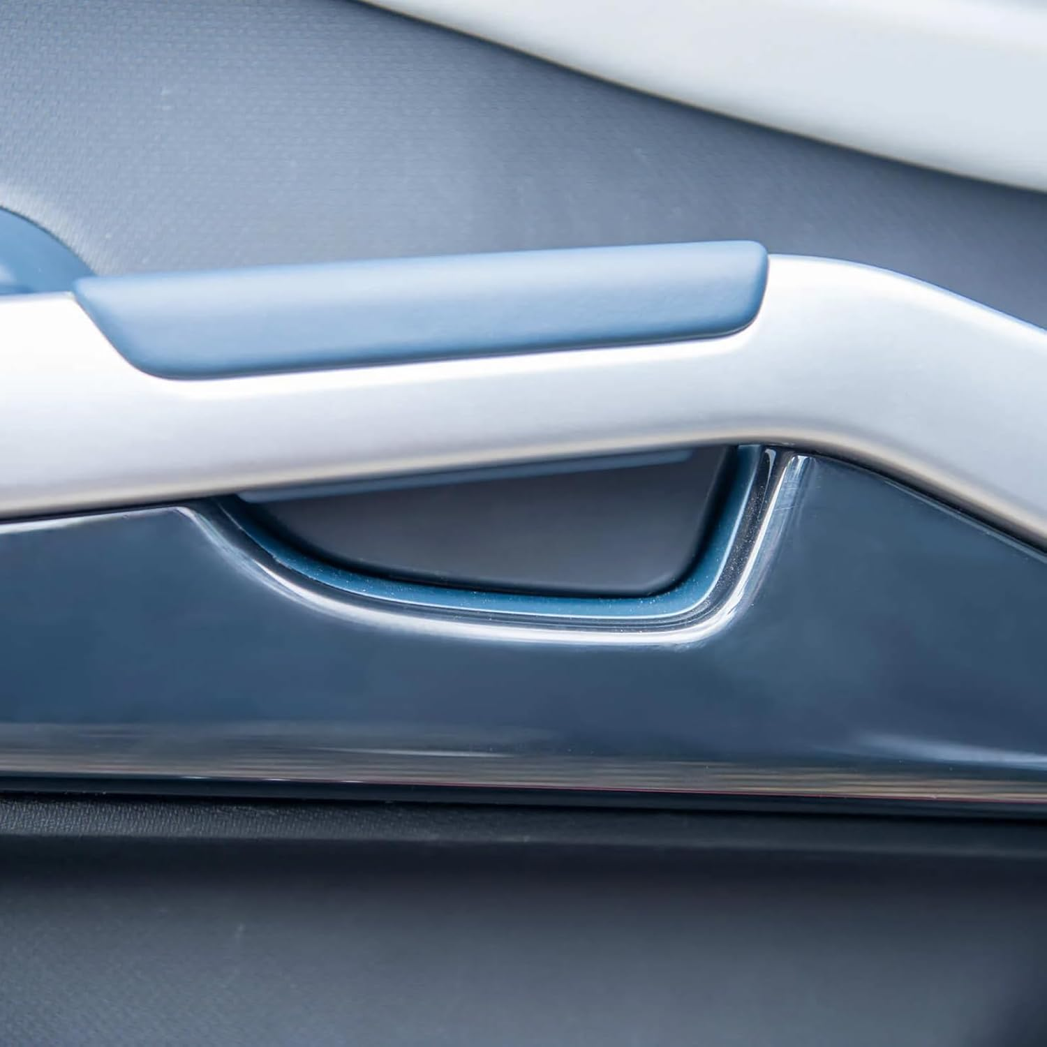 AUTOXBERT Front Door Side Storage Box Handle Organizer Armrest Phone Container for 2024 2023 2022 BYD Atto 3 Grab Tray Car Accessories image number 4