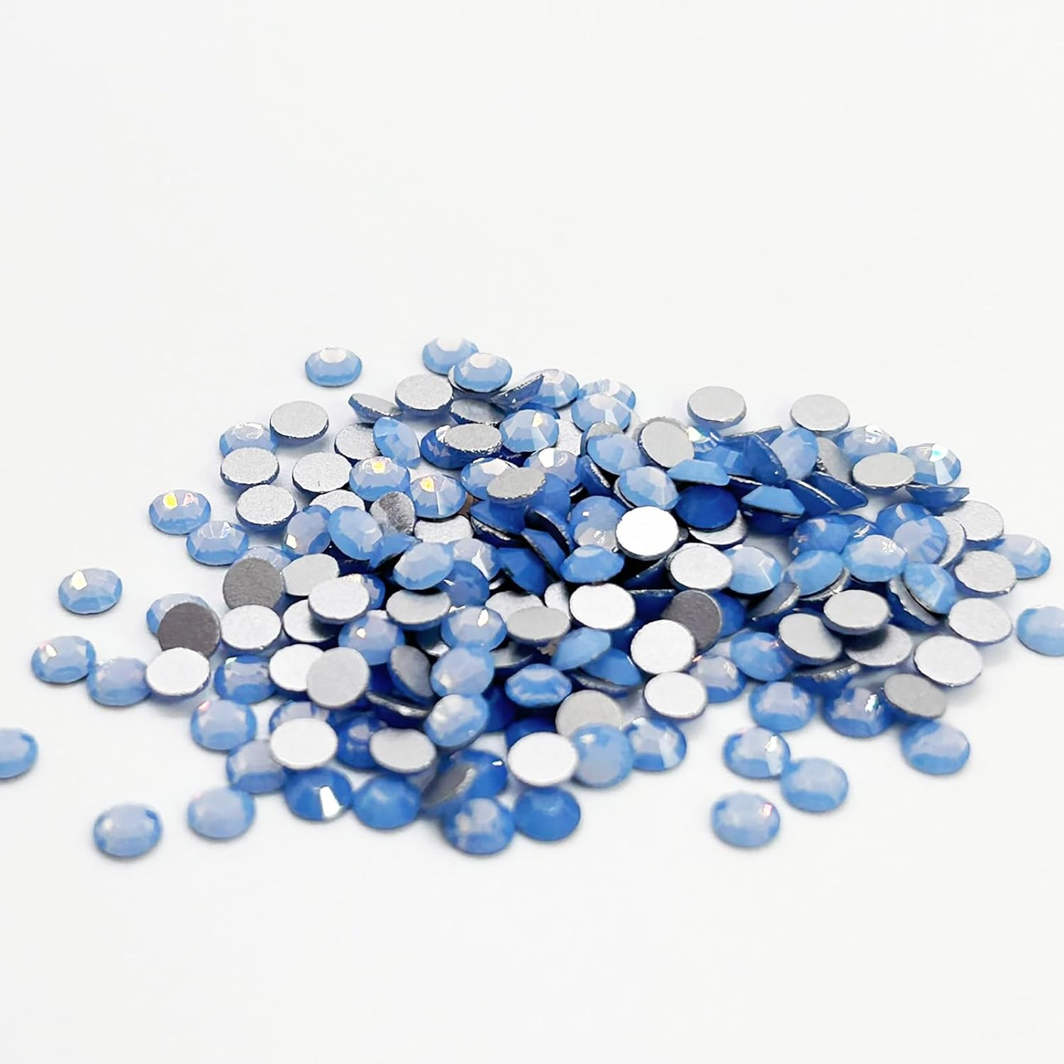 Aurora Crystal Round-Flat Back Air Blue Opal image number 3