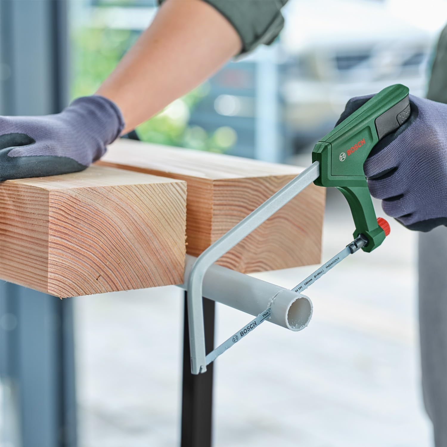 Bosch Hacksaw 150Mm (Mini Hacksaw with Durable Bi-Metal Saw Blade for Precise Cuts in Metal, Plastic and Soft Wood; 24 TPI; Easy Blade Change; Ergonomic Softgrip) image number 5