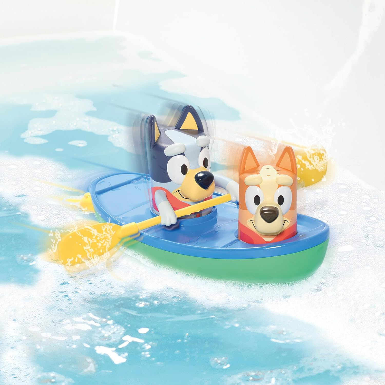 Toomies Bluey Canoe | Bluey and Bingo Toddler Bath Toys in Canoe with Pull Cord Activated Bluey Paddling Action | Officially Licensed Bluey Toys | Toddlertoys for 18 Month Old Plus