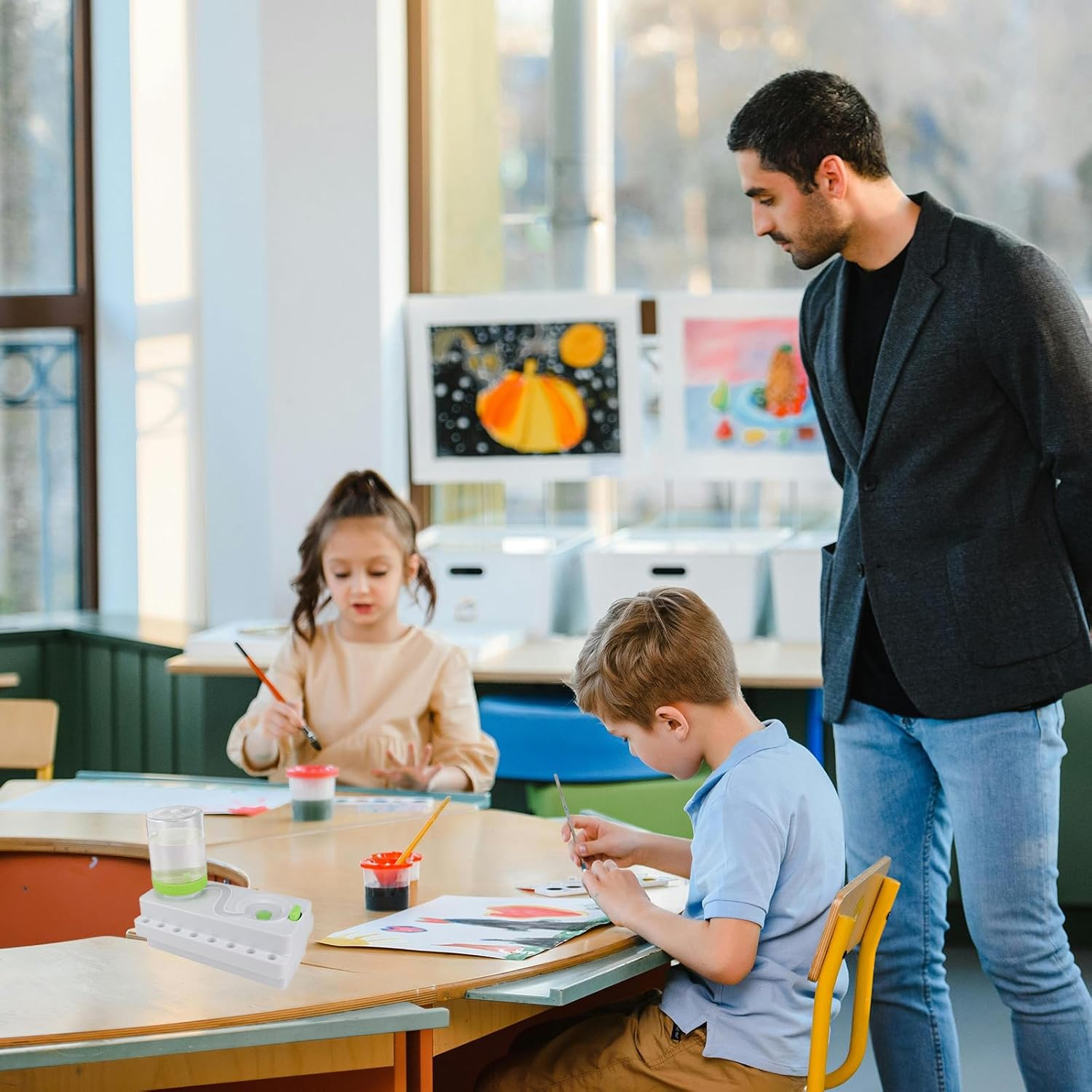 Gurxi 1 Piece Multifunctional Brush Rinser, Water Circulation Rinser, Brush Cleaning Station for Cleaning Artist & Makeup Brushes (Green) image number 5