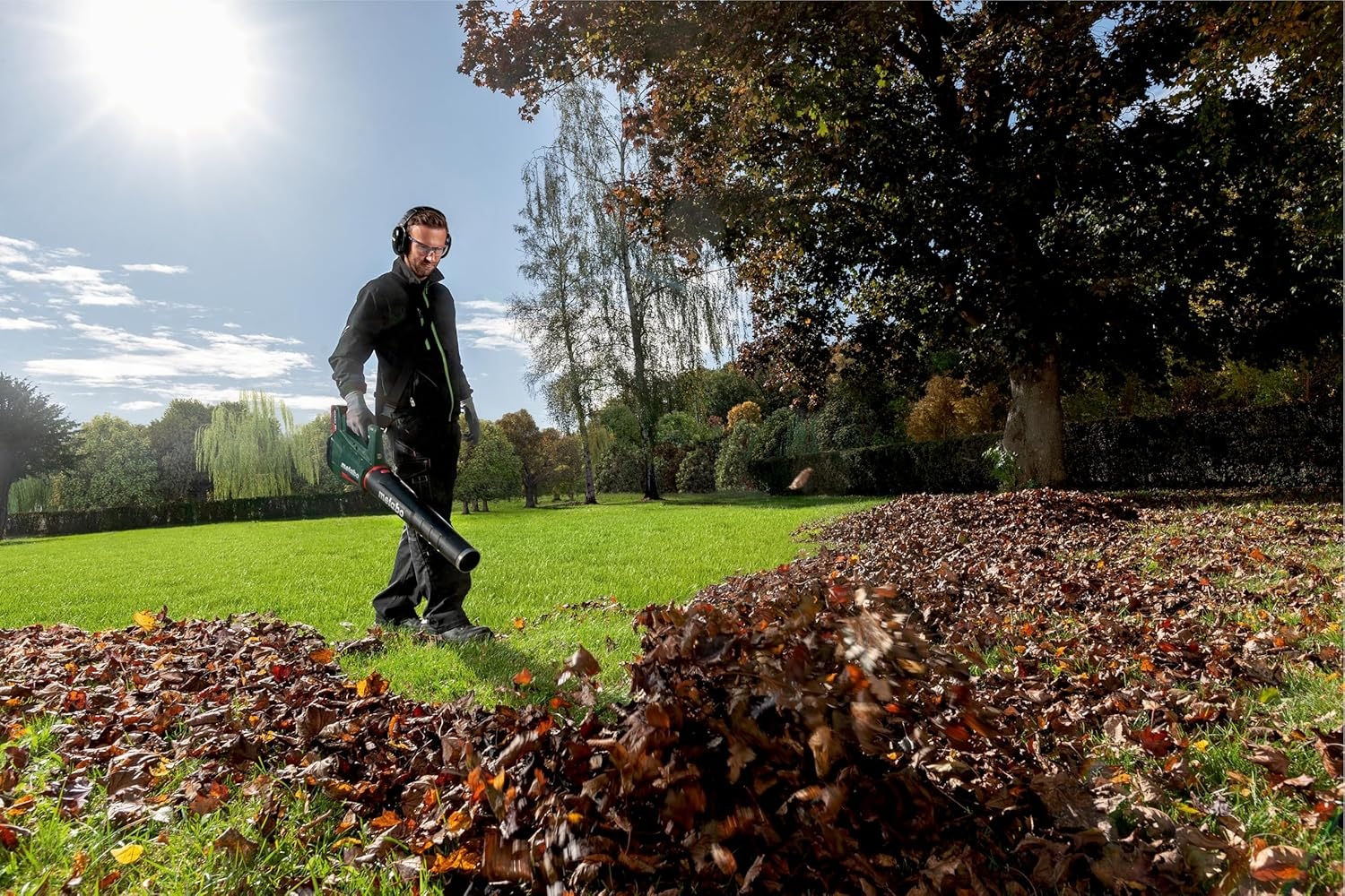 Metabo 18 V 150 Km/H Brushless Leaf Blower (Skin Only) image number 1