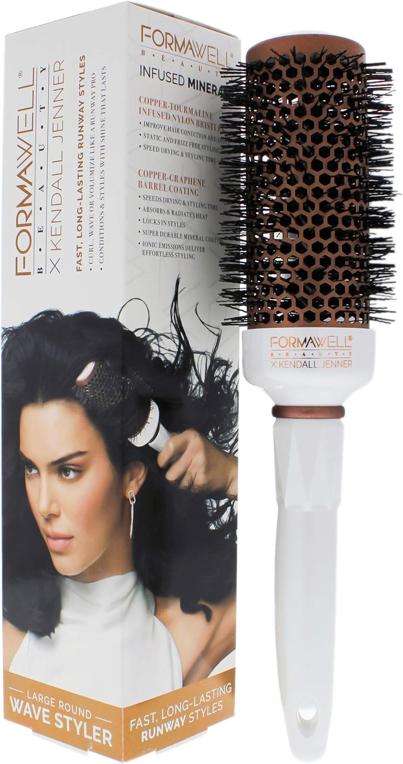 Karl Lagerfeld Paris Karl Lagerfeld Kendall Jenner Beauty X Kendall Jenner Large round Brush for Unisex 1 Pc Hair Brush, image number 2
