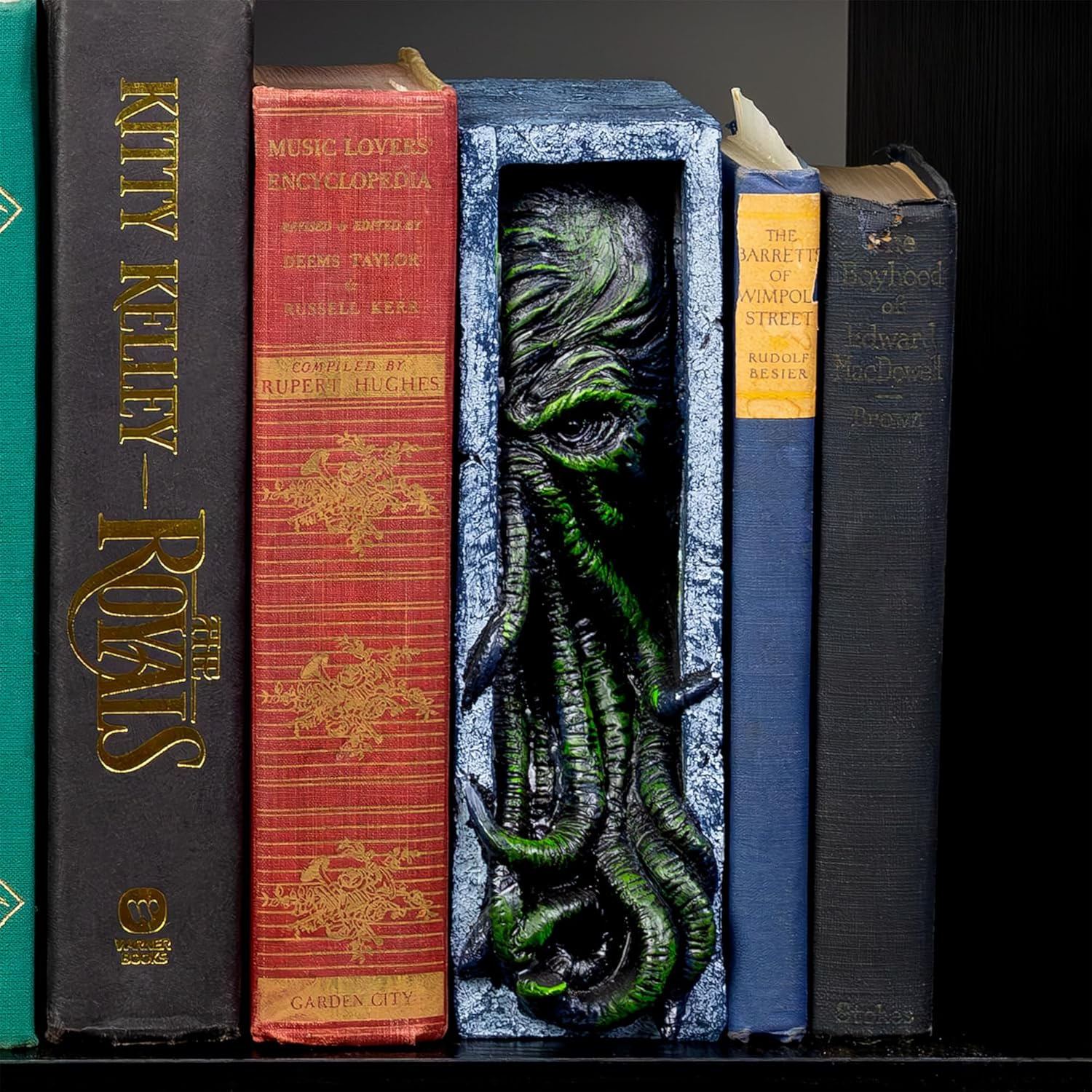 Toy Vault Cthulhu Bookshelf Insert, Resin Bookend Peeping Cthulhu Monster Statue image number 5