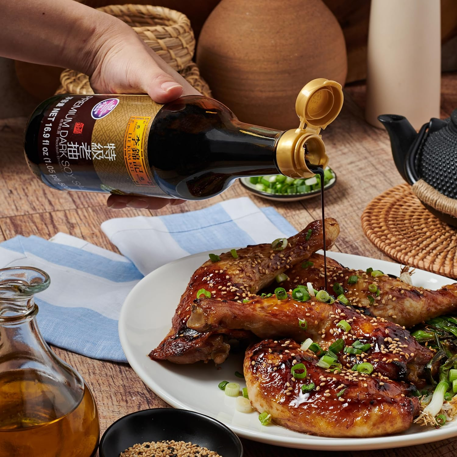 Lee Kum Kee Premium Dark Soy Sauce, 500 Ml - 16.9 Onzas image number 3