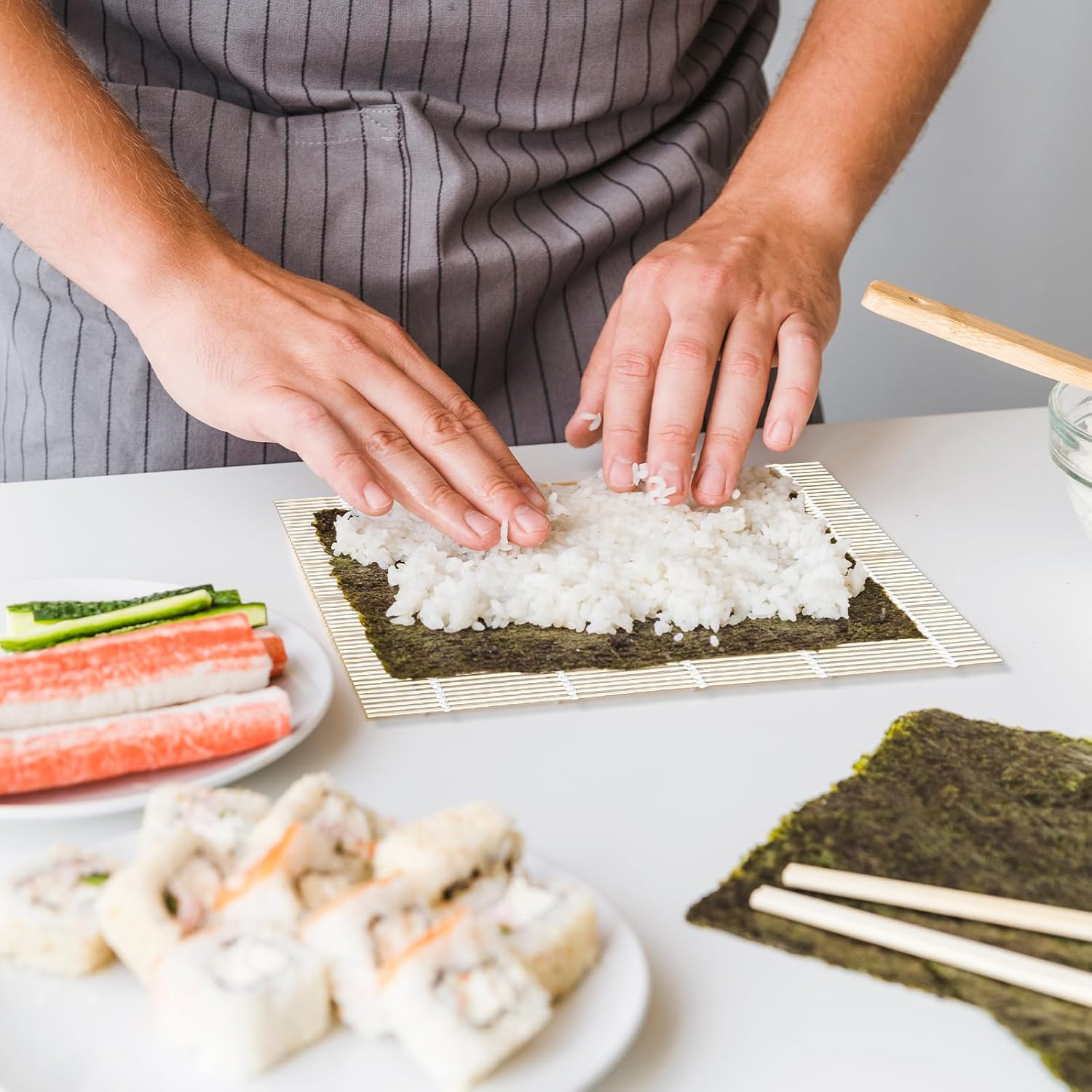 TEAONE Sushi Mats, 2 PCS Non Stick Bamboo Sushi Roller for Home Sushi Making (24 X 24Cm/9.44 X 9.44In) image number 6