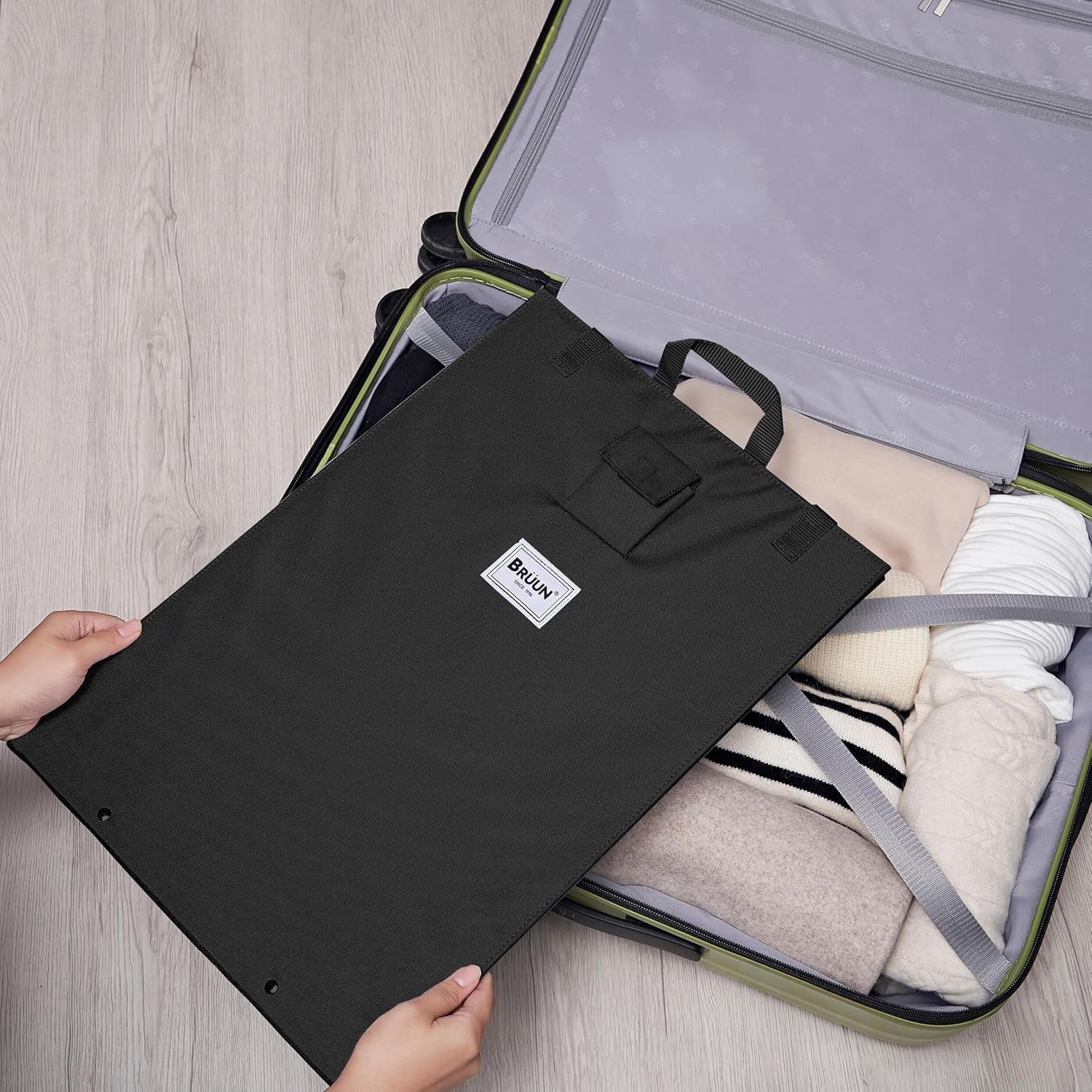 BRUUN Foldable Mirror with Dimmable LED Light for Luminous View &ndash; a (13.6 X 43.5 Inches) Black Hangable Backstage Mirror with Touch Control Power Button for Dancers and Artists at Home, Spa or Event image number 6