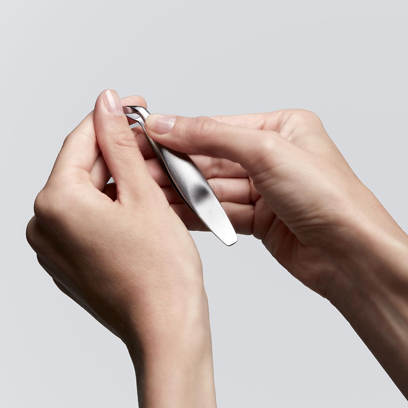 ZWILLING Cuticle Clippers (Precise Removal of Cuticle Remnants, Sharp, Angled Cutting, Hypoallergenic), Matted, Premium, Silver - Silver image number 4