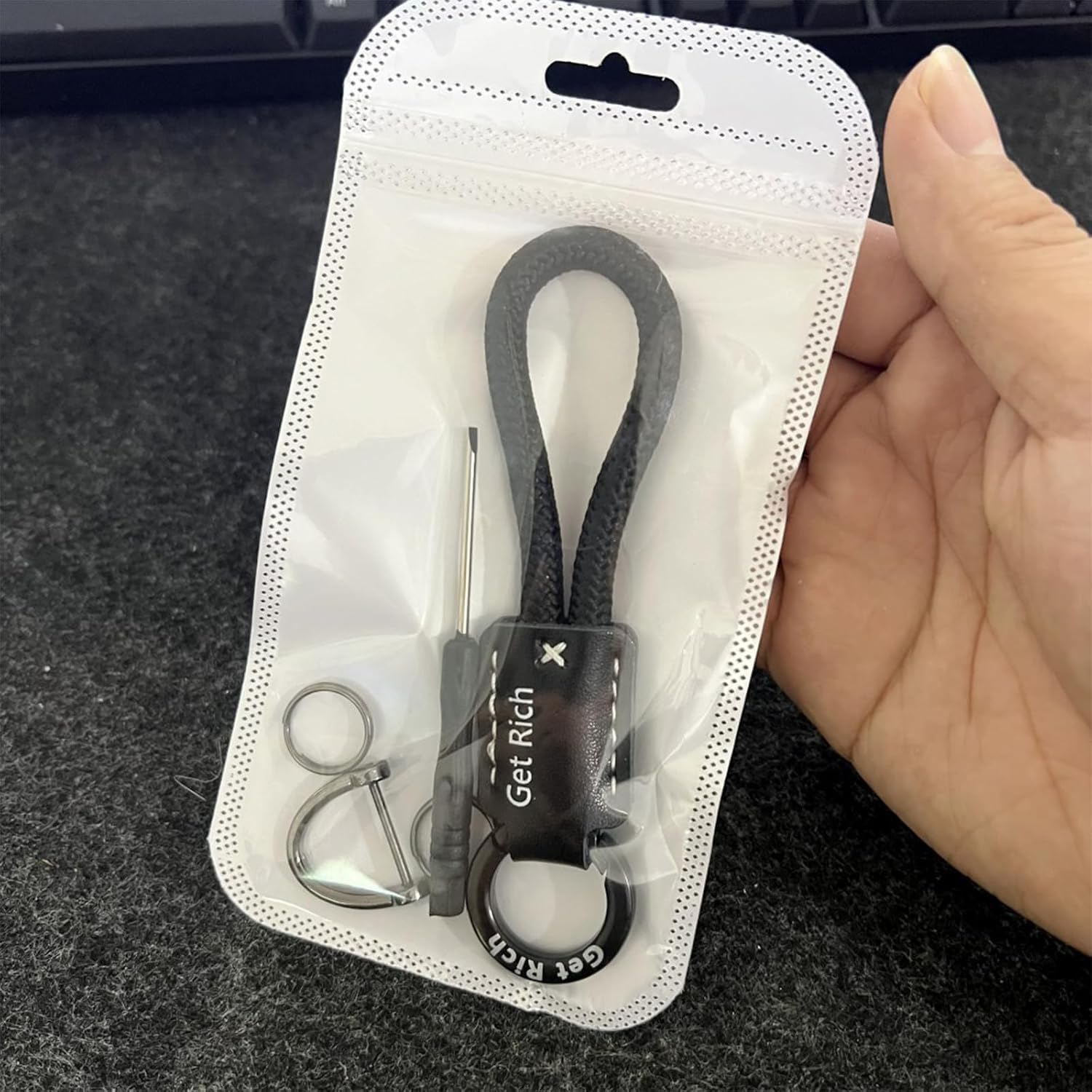 Yeanifeana BYD Key Case, Honeycomb Texture Silicone Remote Control Key Cover with Metal Leather Lanyard for BYD ATTO 3/Dolphin/Seal/Sealion 6/Shark 6/Sealion 7 image number 5