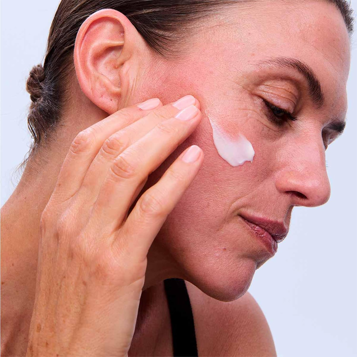 Clarins Nutri-Lumiere Day Cream for Unisex 1.6 Oz Cream, 50 Ml image number 4