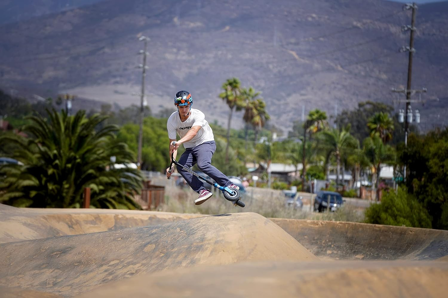 Mongoose Tread Kids and Adult Freestyle Dirt Scooter, 200Mm Big Air Filled Tires, Great for Dirt and Gravel, Ages 8 Years and Up, Max Rider Weight 220 Pounds image number 3