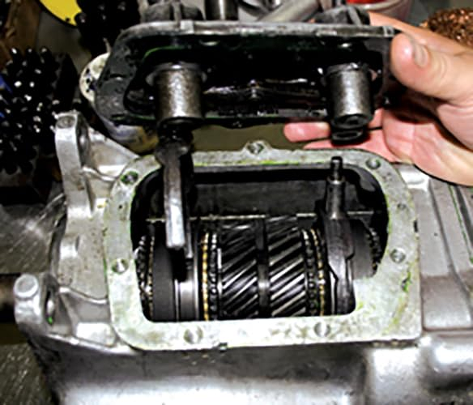 How to Rebuild & Modify High-Performance Manual Transmissions image number 3