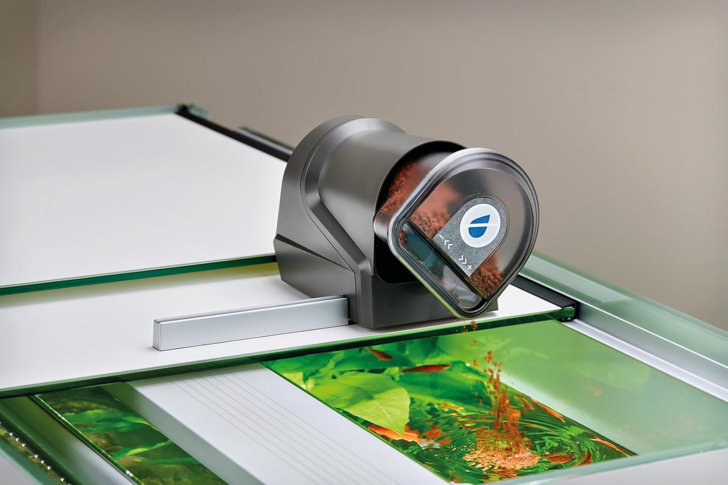 Oase Fishguard Aquarium Feeder image number 1