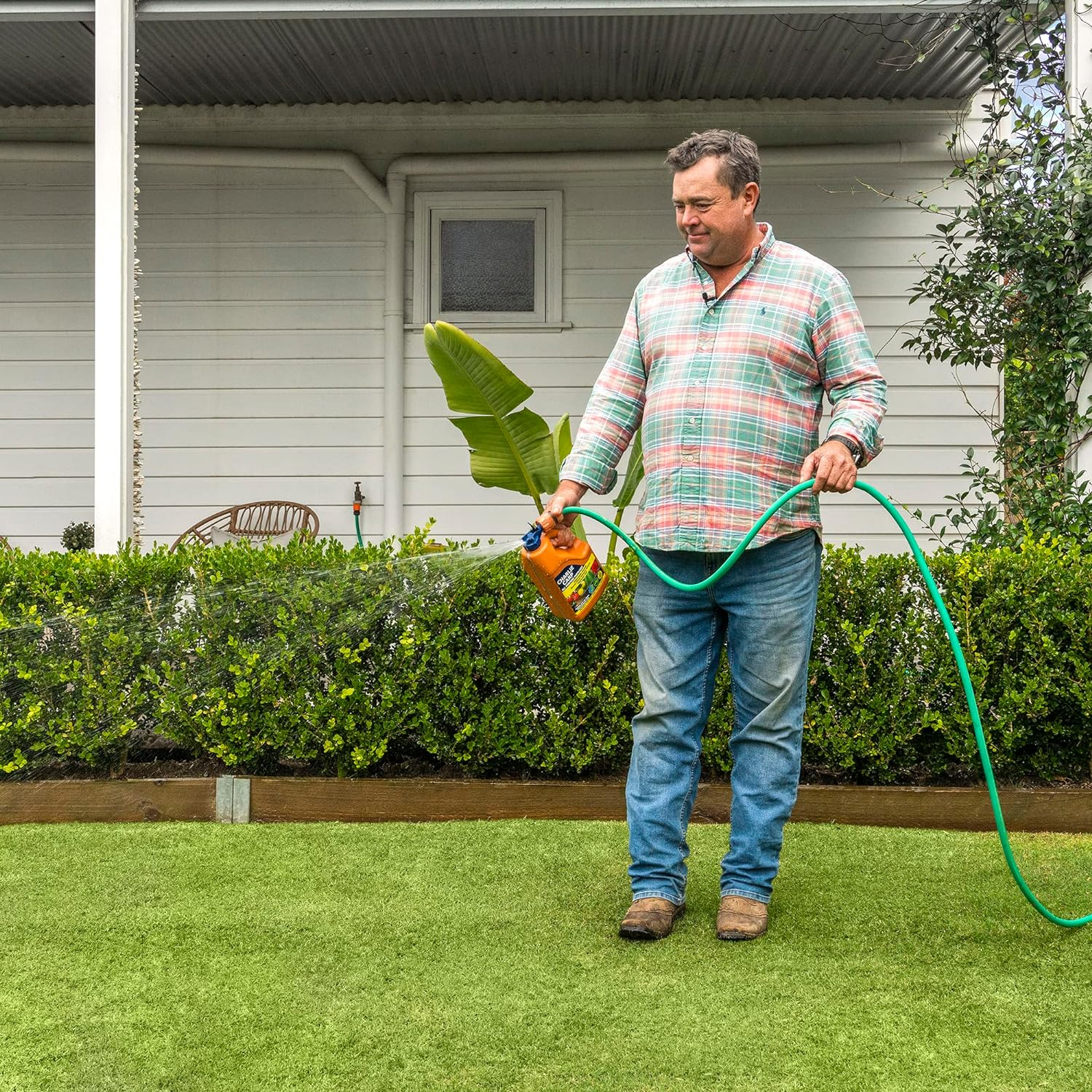 Charlie Carp All Purpose Fertiliser 2.2L - Hose-On and Ready to Use Lawn Fertiliser, Plant Food for Grass, Veggies and Fruit Trees - Covers 200M2 image number 4