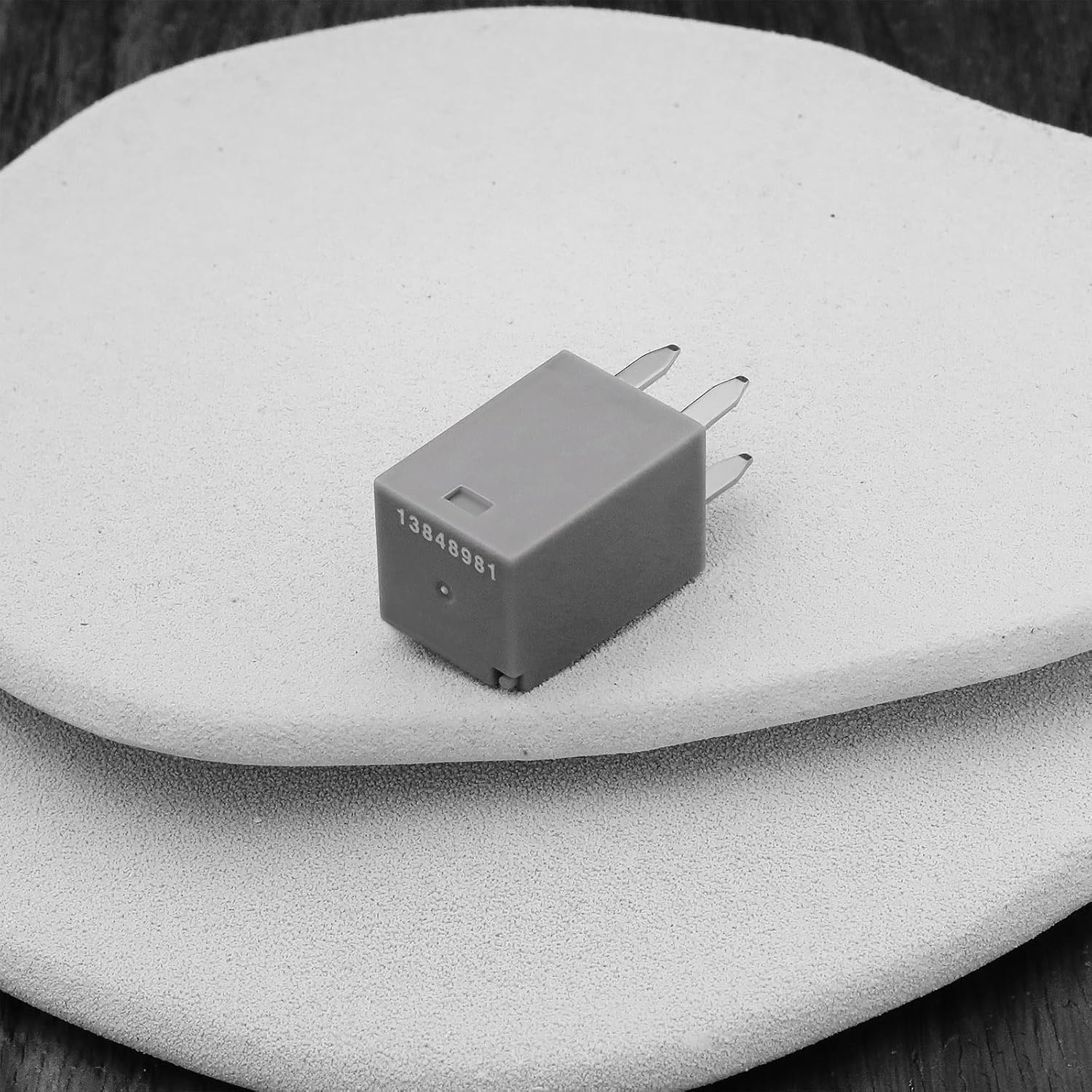 Emagtech DC12V 20A 4Pin Car Power Relay Replacement Part PA66-GF33 13848981 Compatible with Kopachi Roewe 350 image number 6