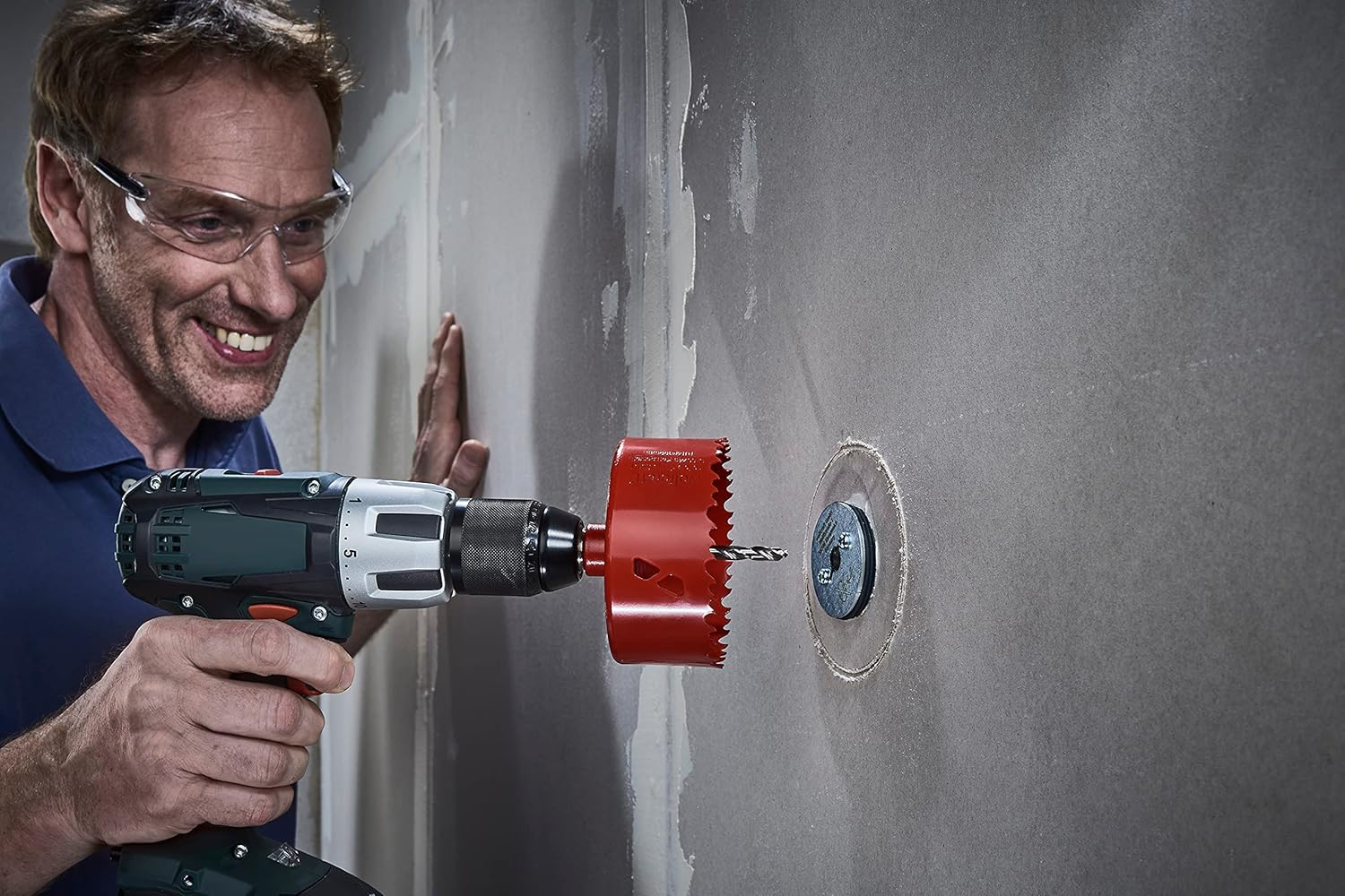 Wolfcraft Hole Enlarging Tool for Hole Saws, &Oslash; 54&ndash;70 Mm I 5952000 I Hole Saw Guide for Even, Centred Enlargement of Existing Boreholes image number 3