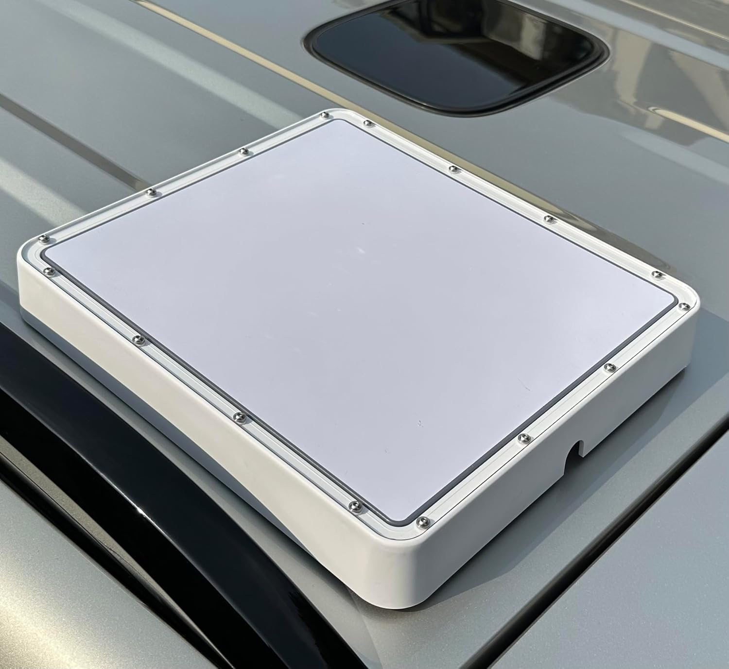 Starlink Mini Fully Enclosed Rugged Flat & Magnet Mount &ndash; Hail-Resistant Roof & Roof Rack Mount for Rhino-Rack, Yakima, 4WD, Caravan, RV, Camper, Off-Grid Internet, Weatherproof Enclosure (Black)