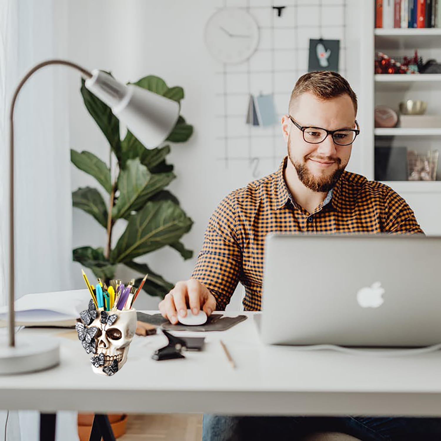 Skull Pen Holder,Skull Makeup Brush Holder,Bathroom Storage Holder,Spooky Goth Decorations,Halloween Decoration,Vanity, Desk, Office Organizer, Stationary, Decor Planter image number 2
