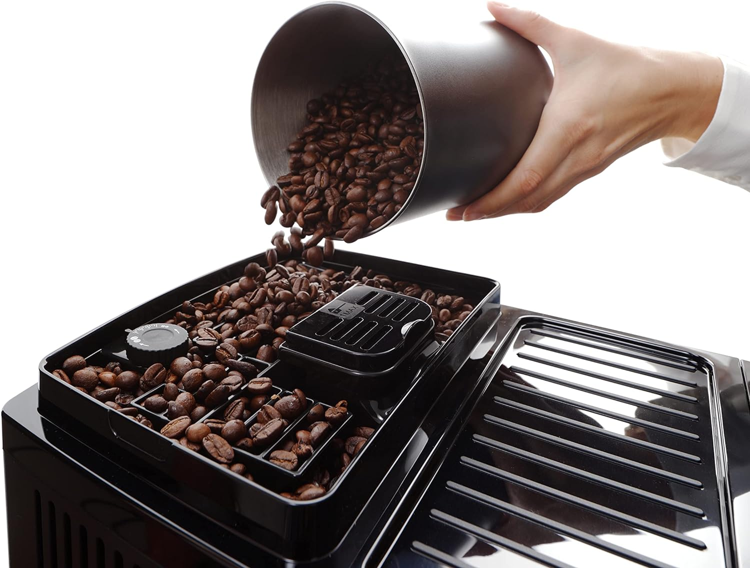 De'Longhi Magnifica Start with Milk Fully Automatic Coffee Machine ECAM220.63.B, Latte Crema Hot Automatic Milk Frother, 4 One-Touch Recipes, Soft-Touch Control Panel, 1450W, Black image number 5