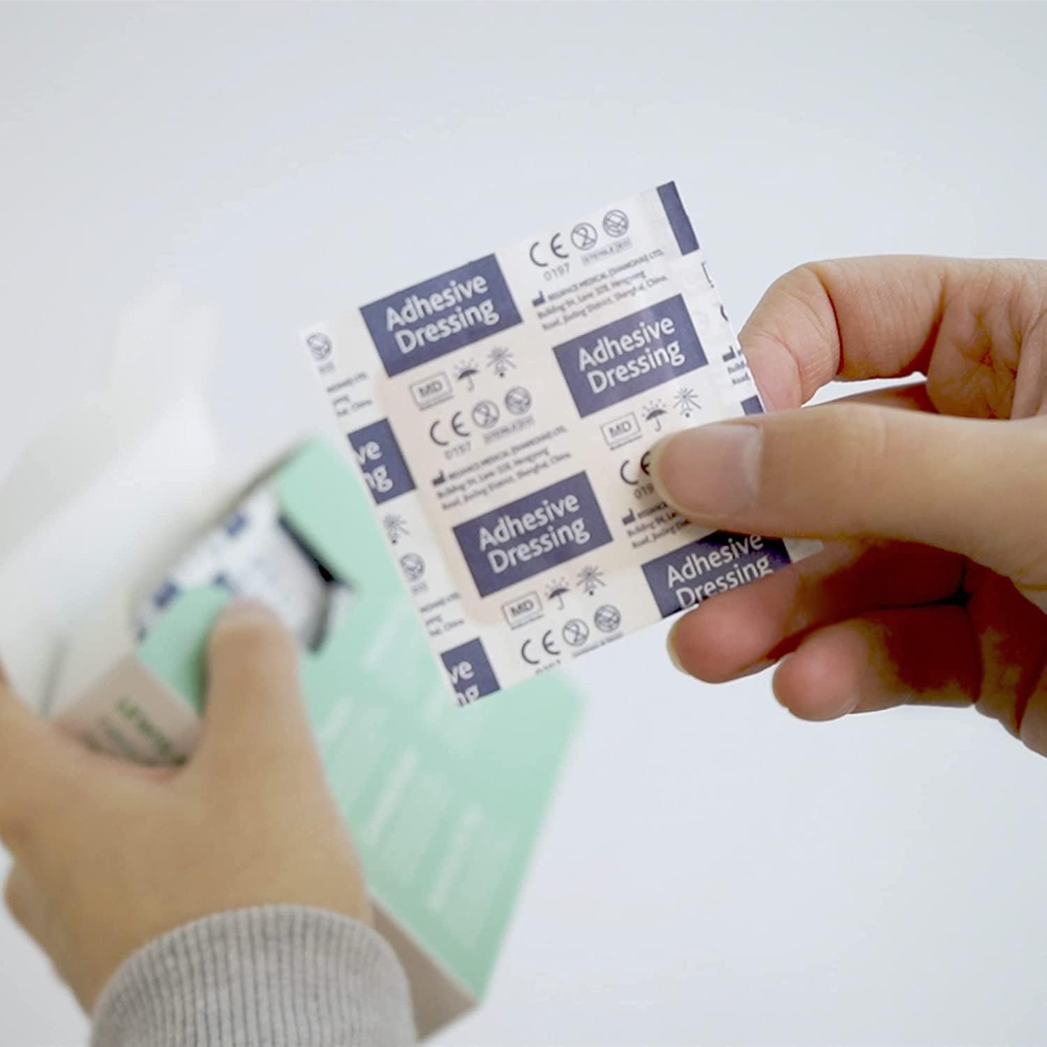 Lewis-Plast Premium Assorted Breathable Sterile Hypoallergenic Washproof Plasters, Box of 100 First Aid Medical Grade Waterproof Plaster, Suitable for All Types of Minor Cuts and Grazes image number 2