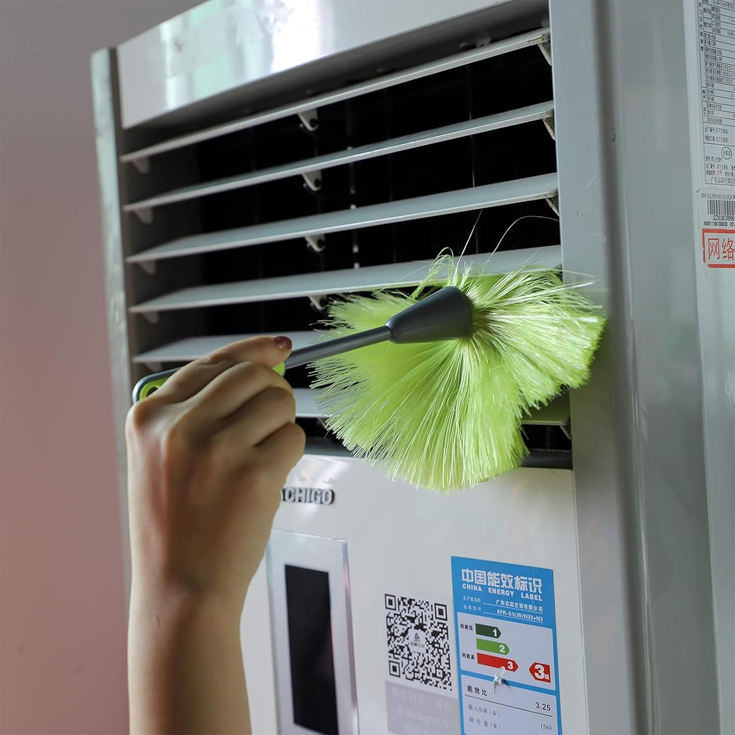 2 Pack Fluffy Microfiber Dusting, Ultra Soft Feather Duster for Delicate Surfaces, Electronics, Books, Home Decor, Laptops, Screens & Photo Frames Cleaning Tool image number 1