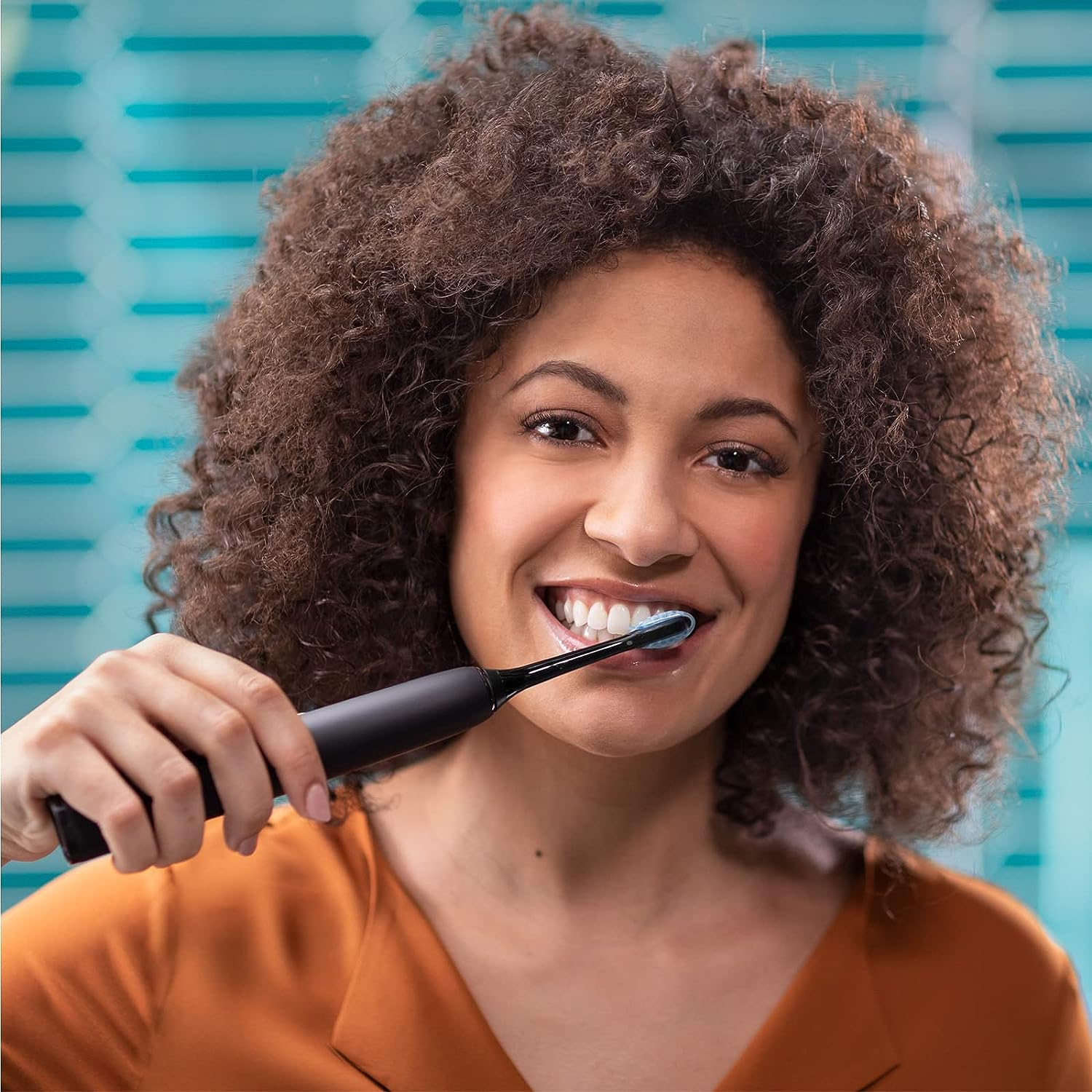 Philips Sonicare Diamondclean 9000 Electric Toothbrush Twin Pack - 2 Sonic Toothbrushes, 2 Charging Glasses, 4 Premium Brush Heads, New Generation, Black (Model HX9914/63) image number 3