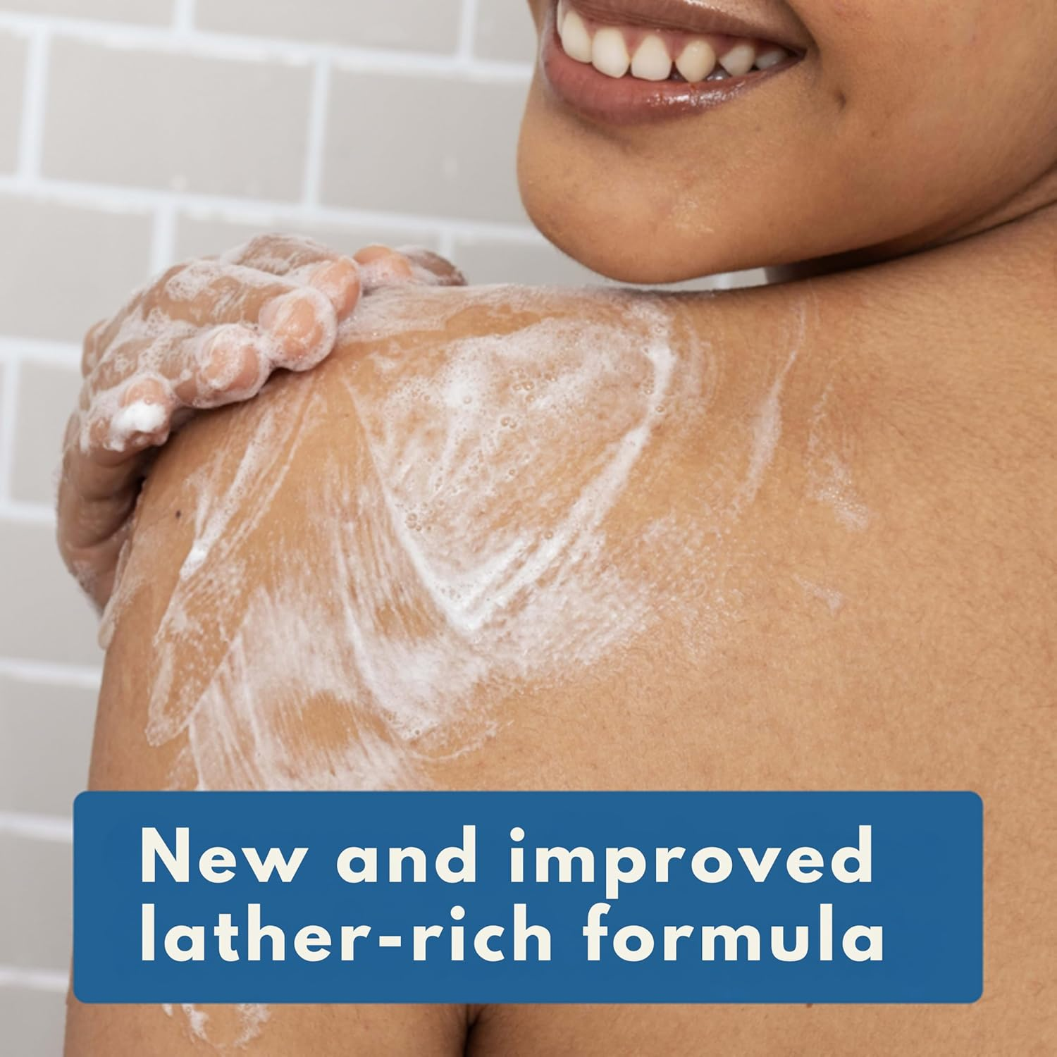 Aveeno Skin Relief Fragrance-Free Body Wash with Triple Oat Formula Soothes Itchy, Dry Skin, Formulated for Sensitive Skin, Fragrance-, Paraben-, Dye- & Soap-Free, 33 Fl. Oz image number 3